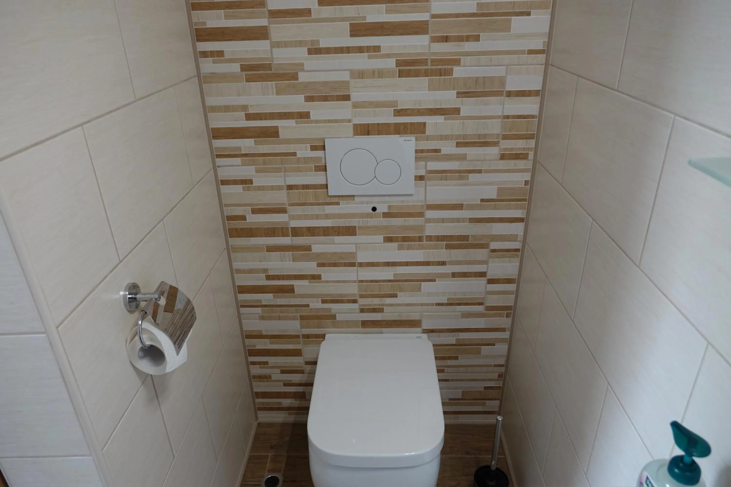 Toilet in BOOA Rooms Irena