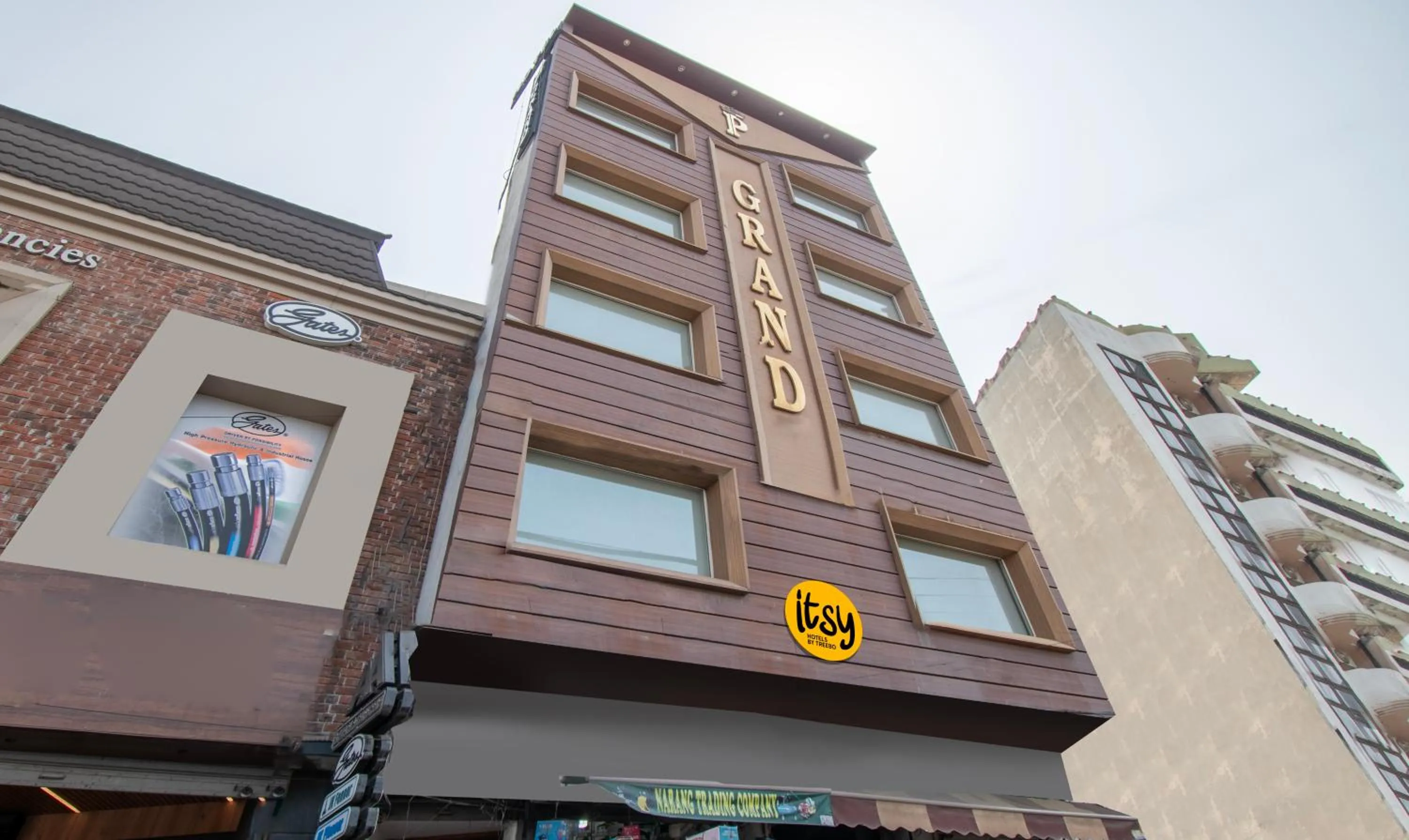 Property building in Itsy Hotels P Grand