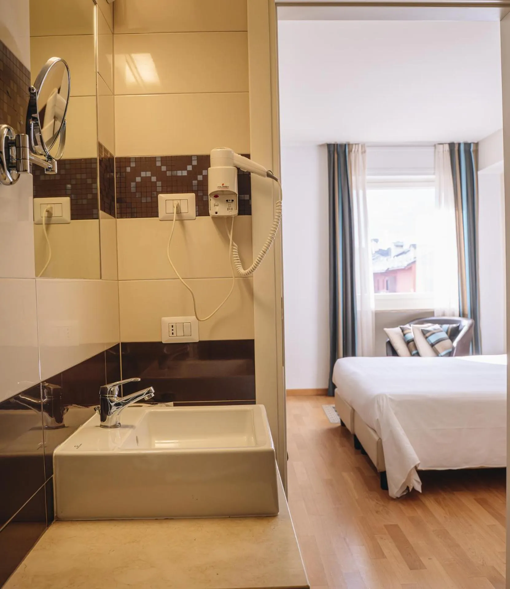 Bathroom, Bed in HB Aosta Hotel & Balcony SPA