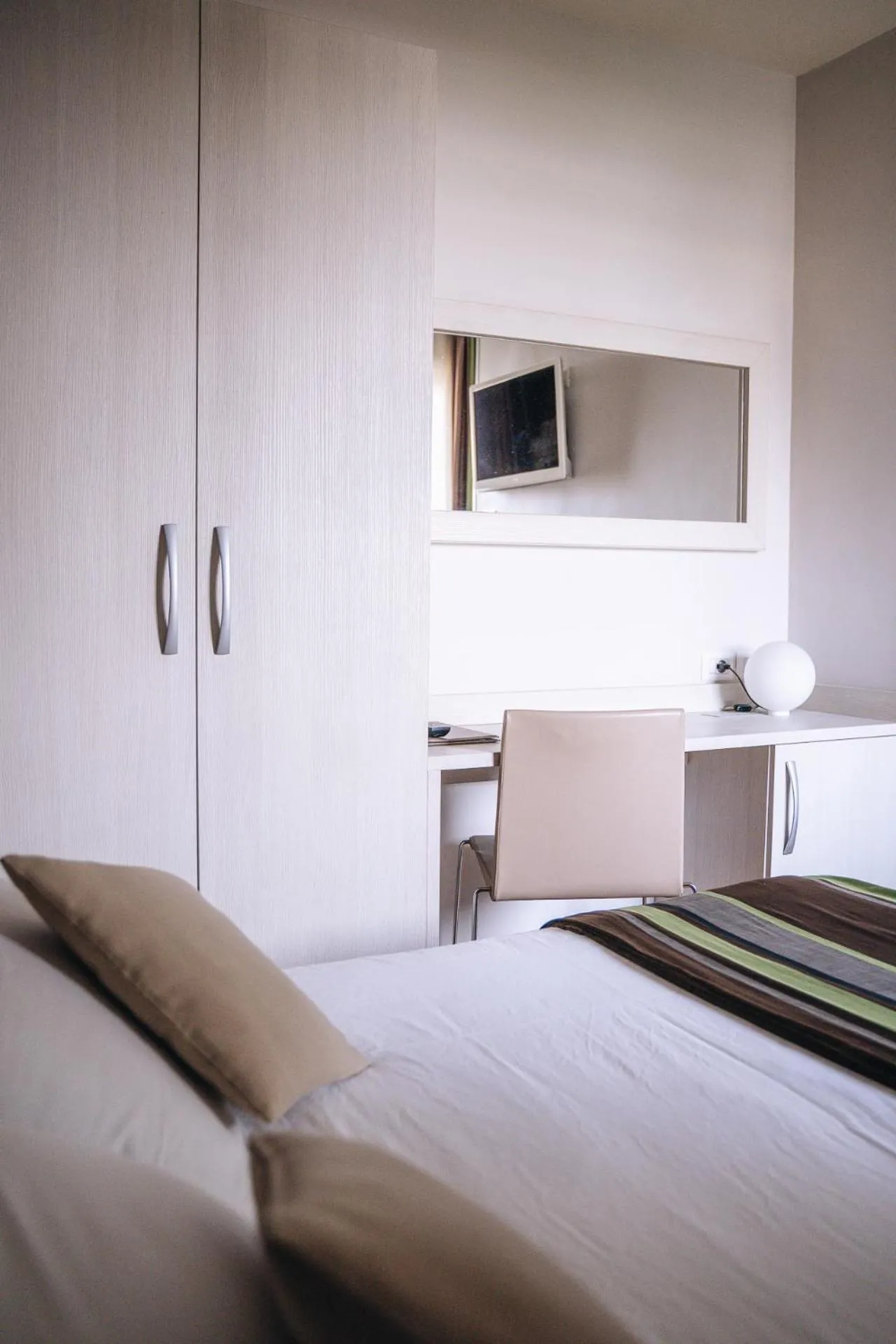 Bedroom, Bed in HB Aosta Hotel & Balcony SPA