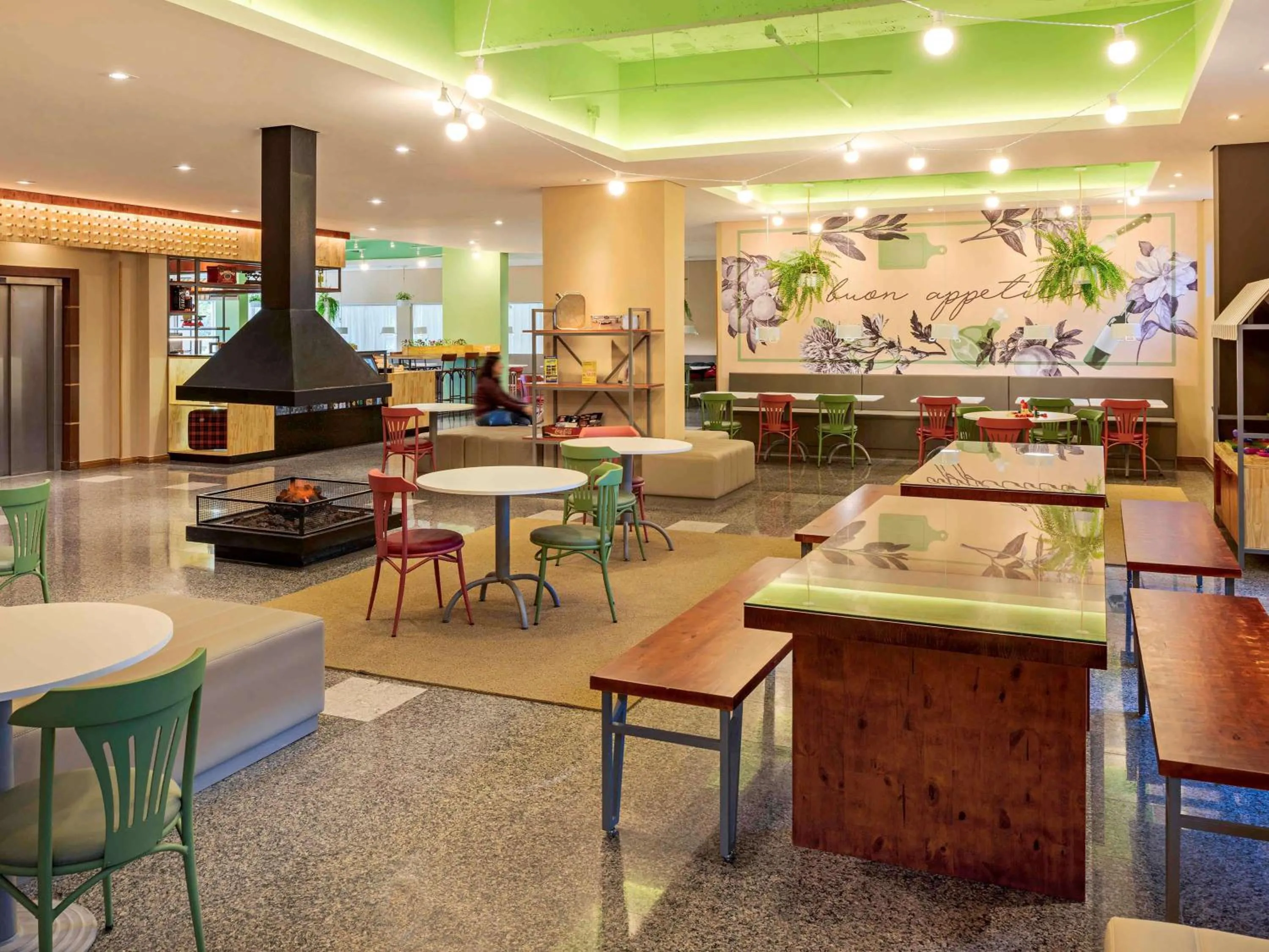 Restaurant/places to eat in Hotel Nacional Inn Curitiba Santa Felicidade