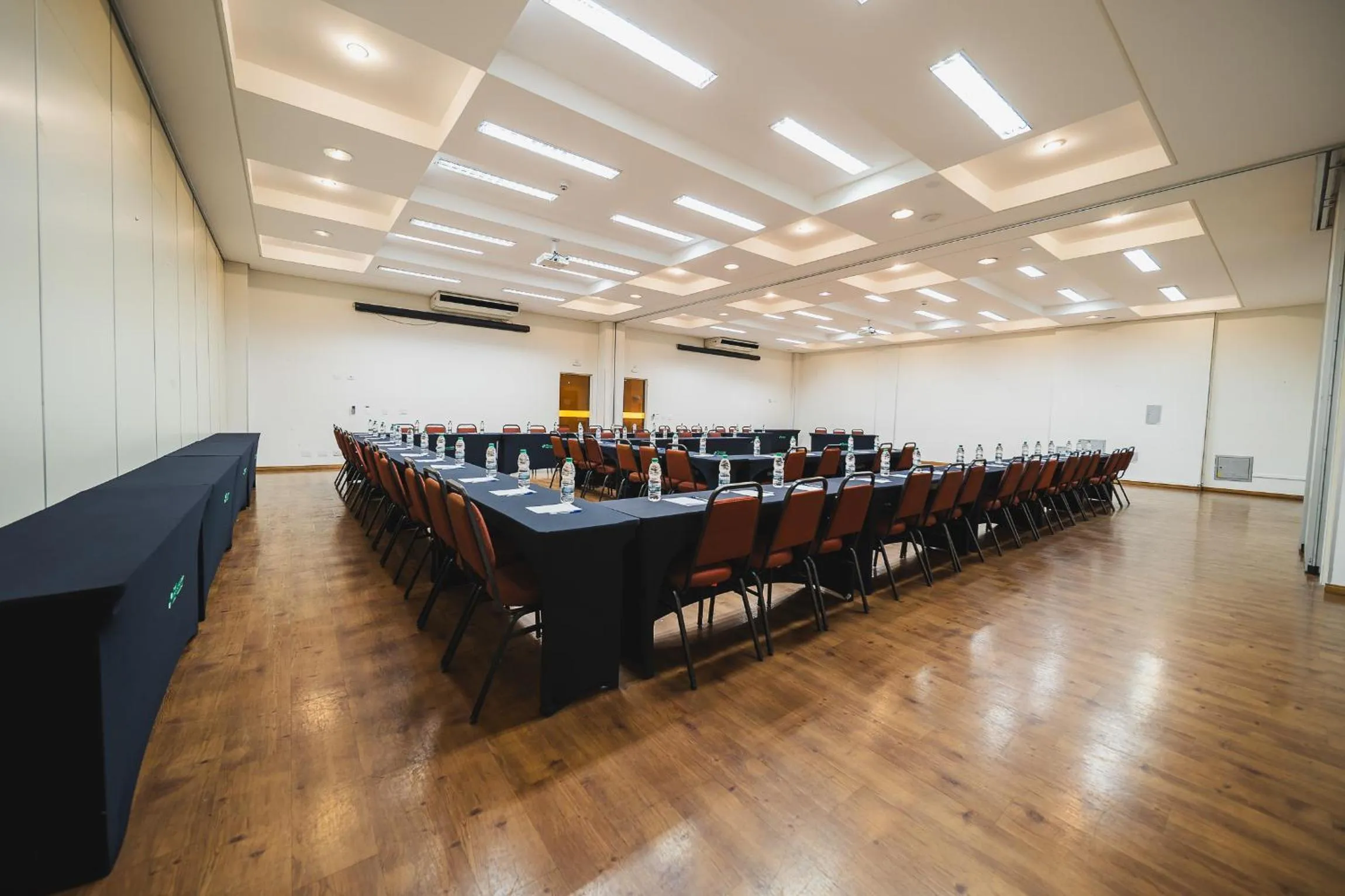 Meeting/conference room in Hotel Nacional Inn Curitiba Santa Felicidade