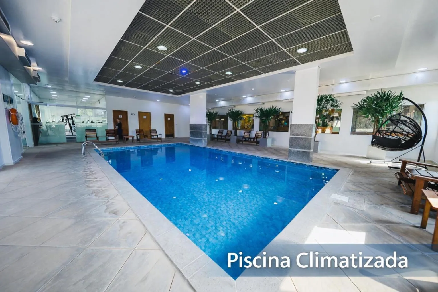 Swimming pool in Hotel Nacional Inn Curitiba Santa Felicidade