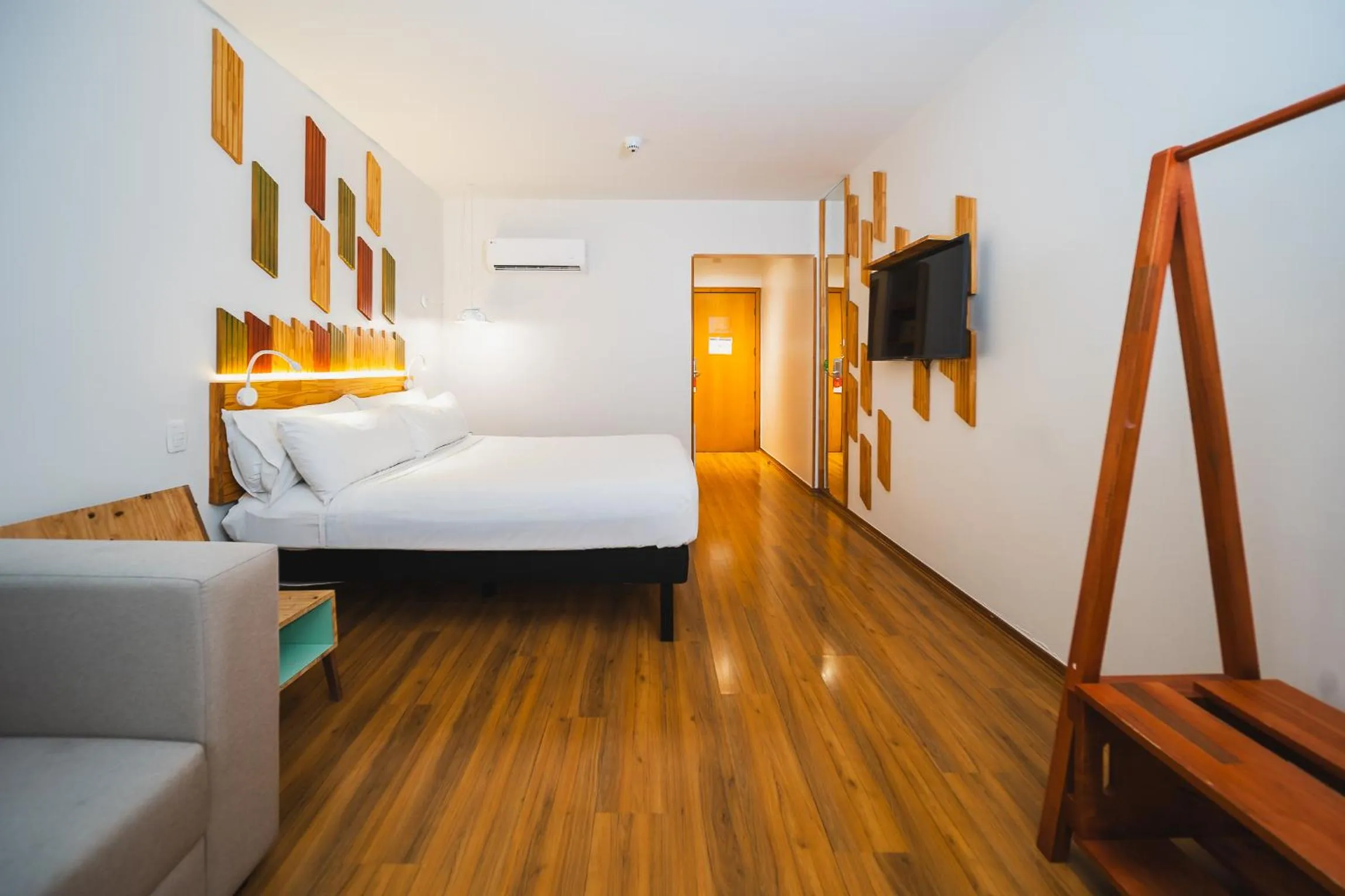 Bathroom, Bed in Hotel Nacional Inn Curitiba Santa Felicidade