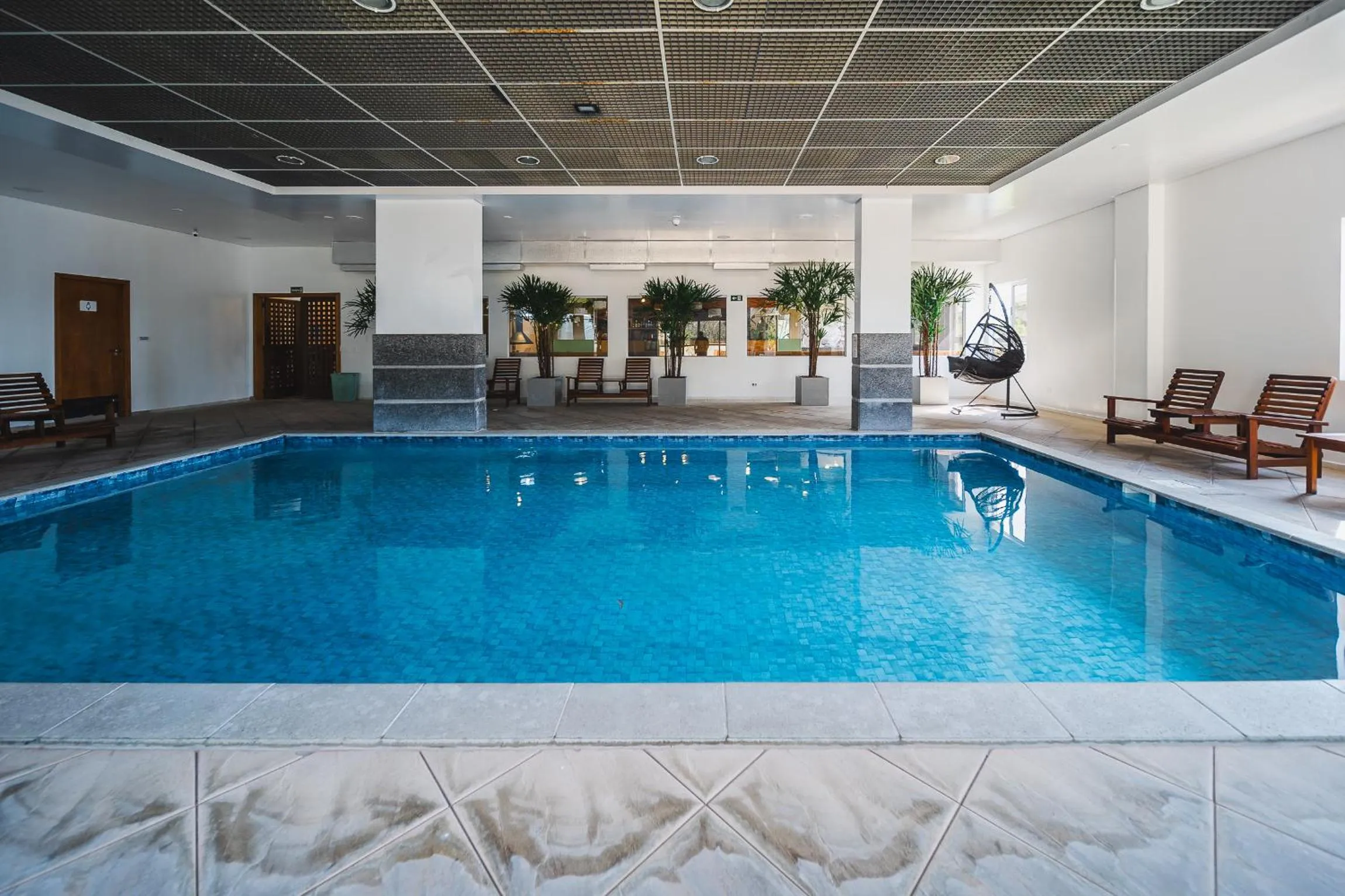 Swimming pool in Hotel Nacional Inn Curitiba Santa Felicidade