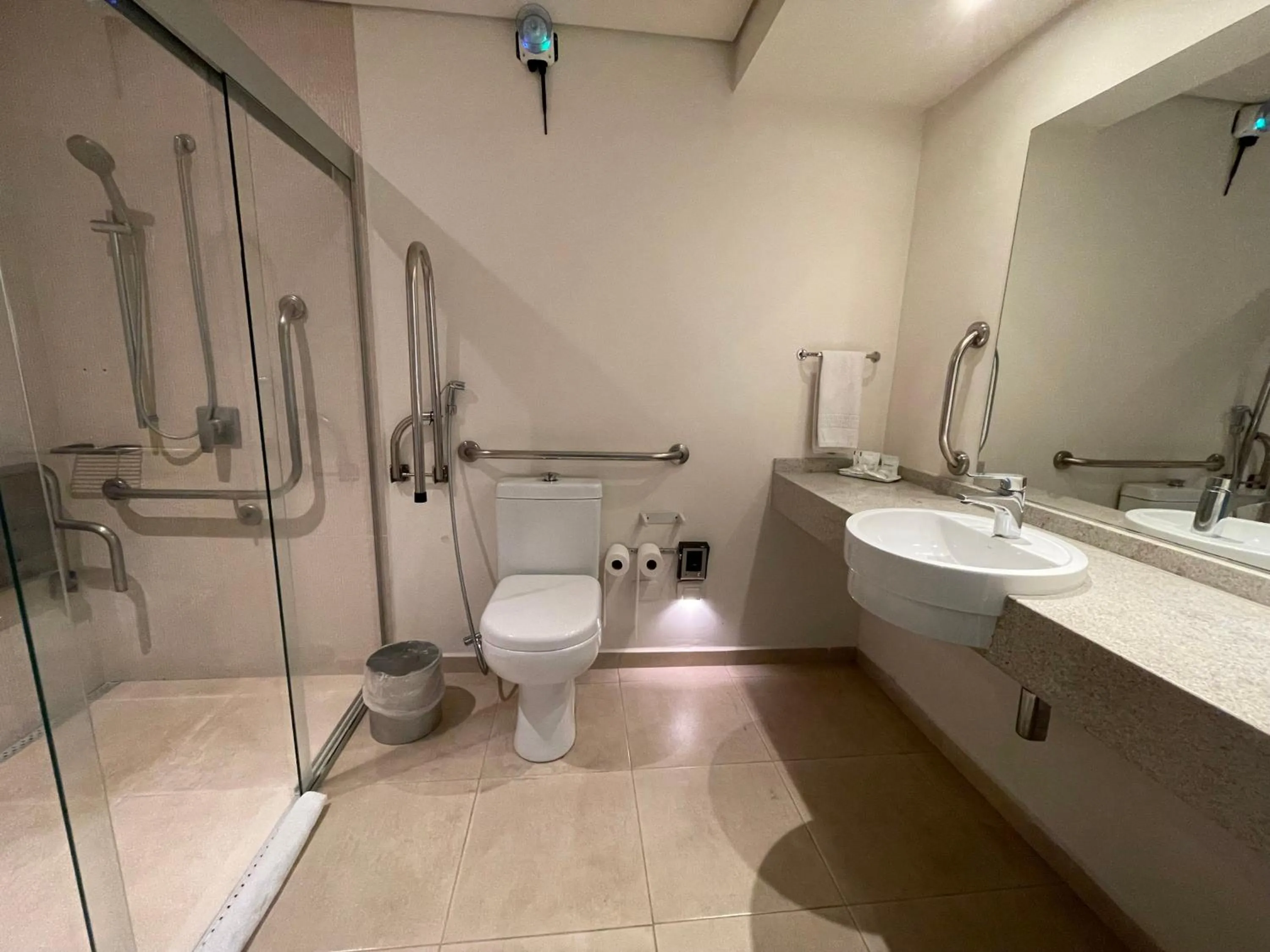 Bathroom in Hotel Nacional Inn Curitiba Santa Felicidade