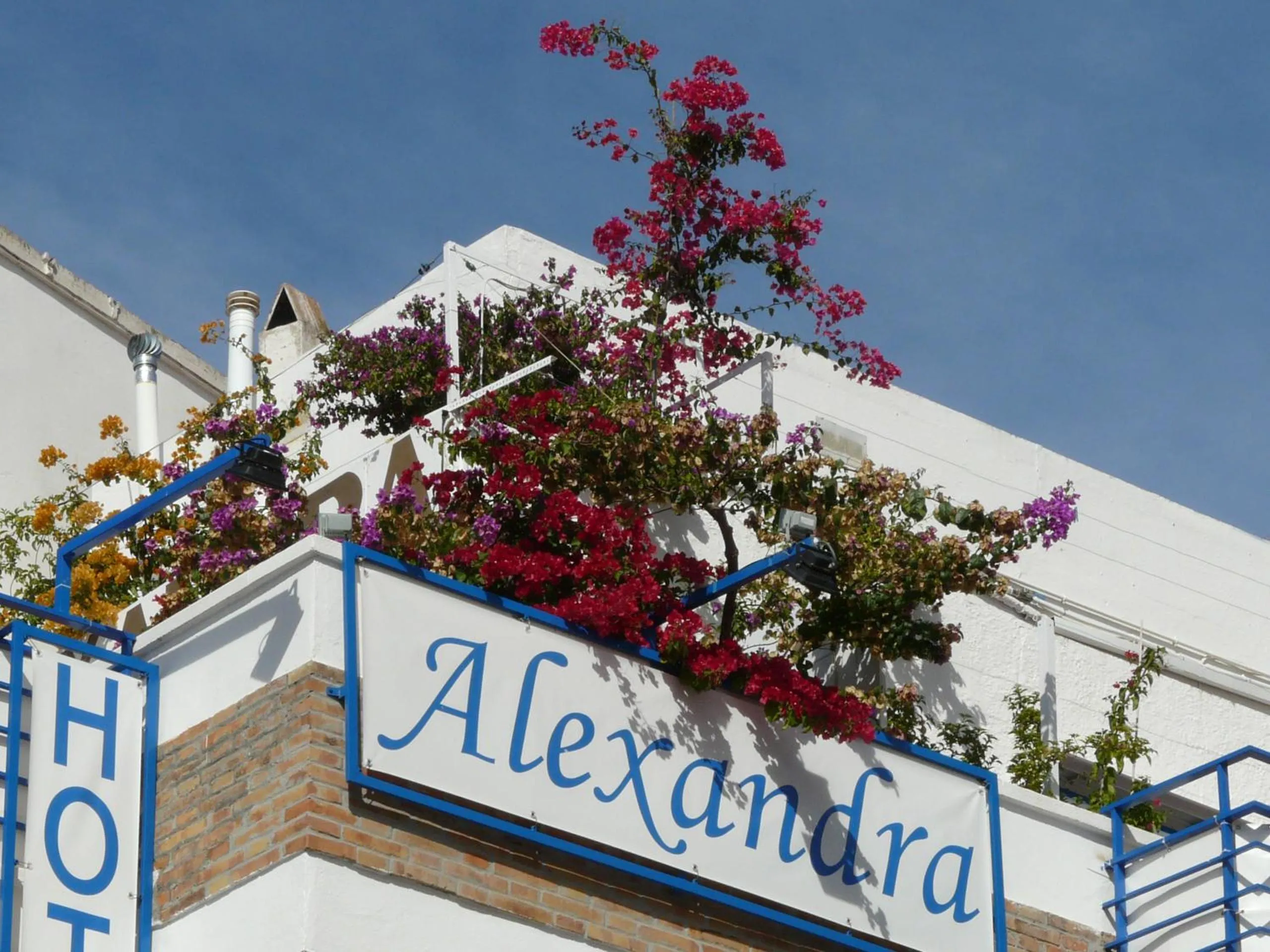 Facade/entrance in Hotel Alexandra Sitges