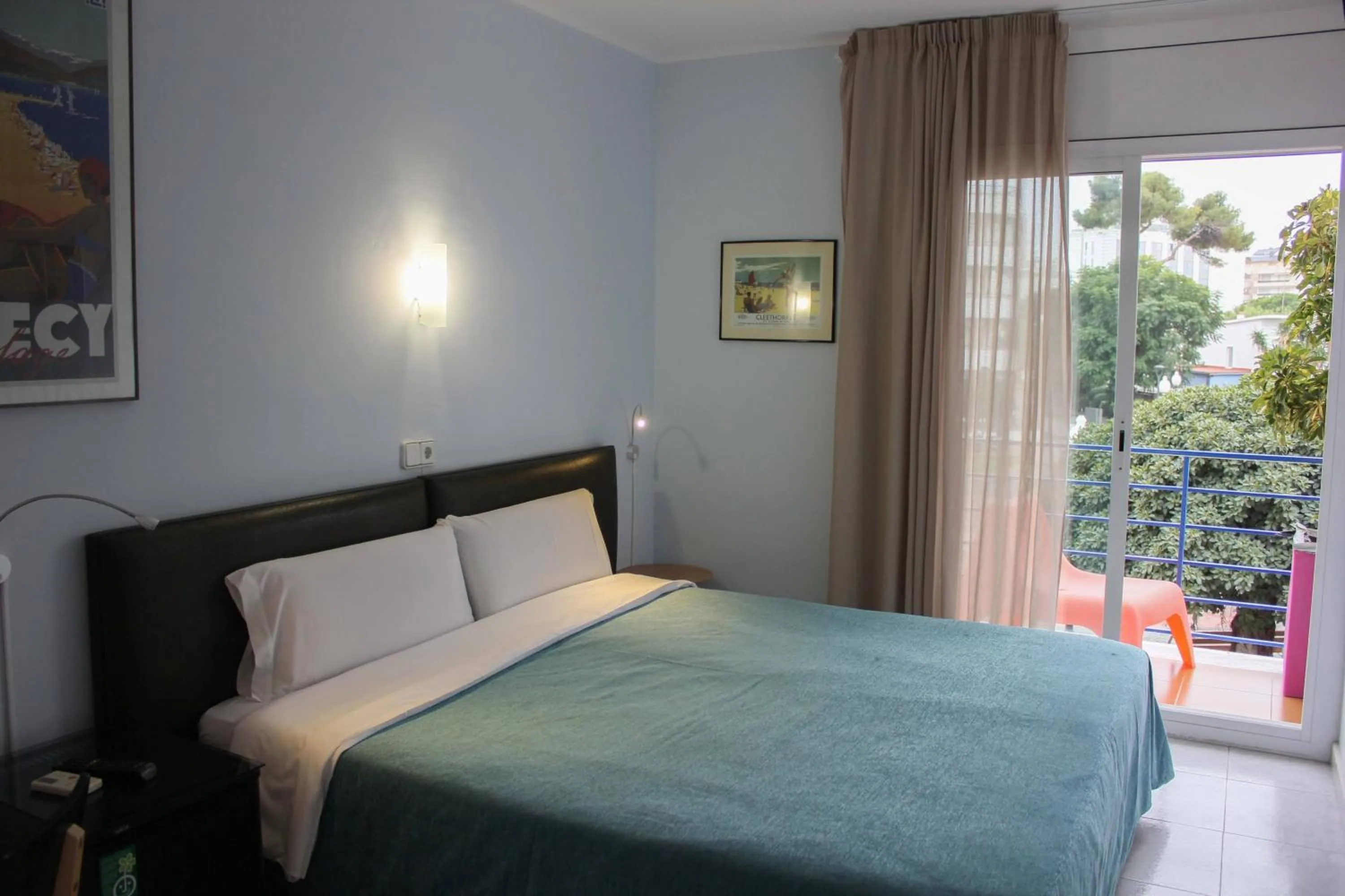 Photo of the whole room, Bed in Hotel Alexandra Sitges