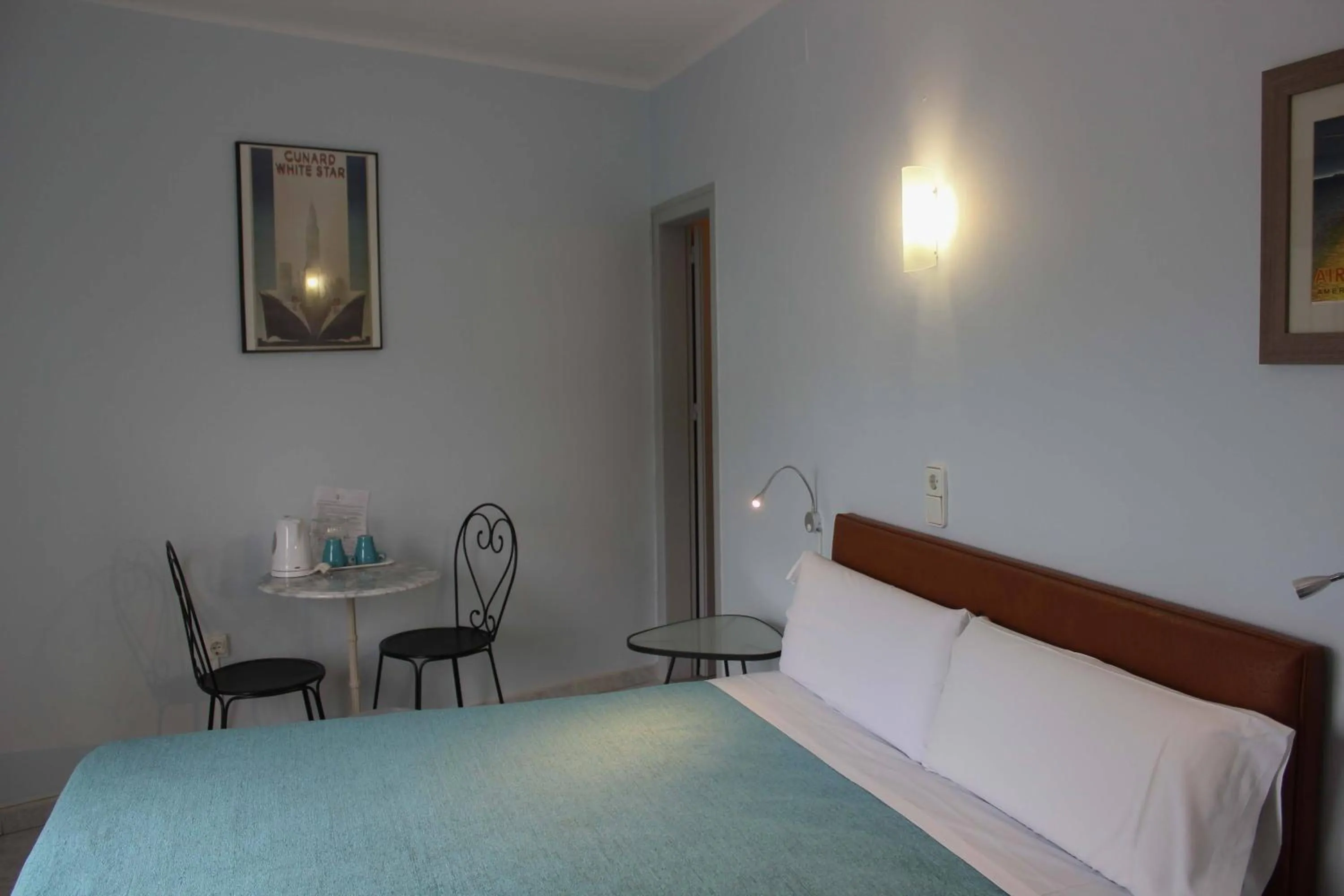 Photo of the whole room, Bed in Hotel Alexandra Sitges