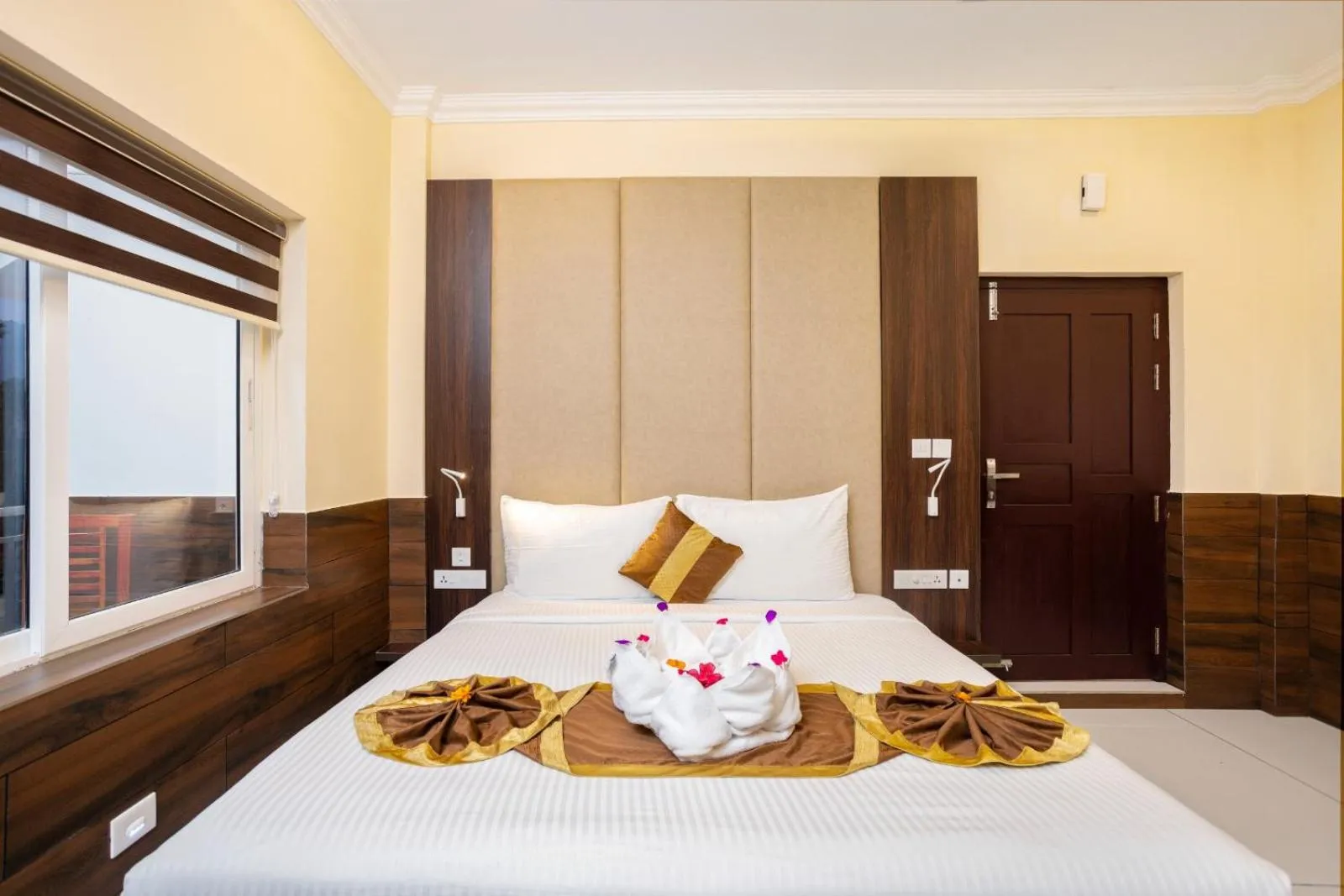 Bed in Star Emirates Luxury Resort and Spa, Munnar