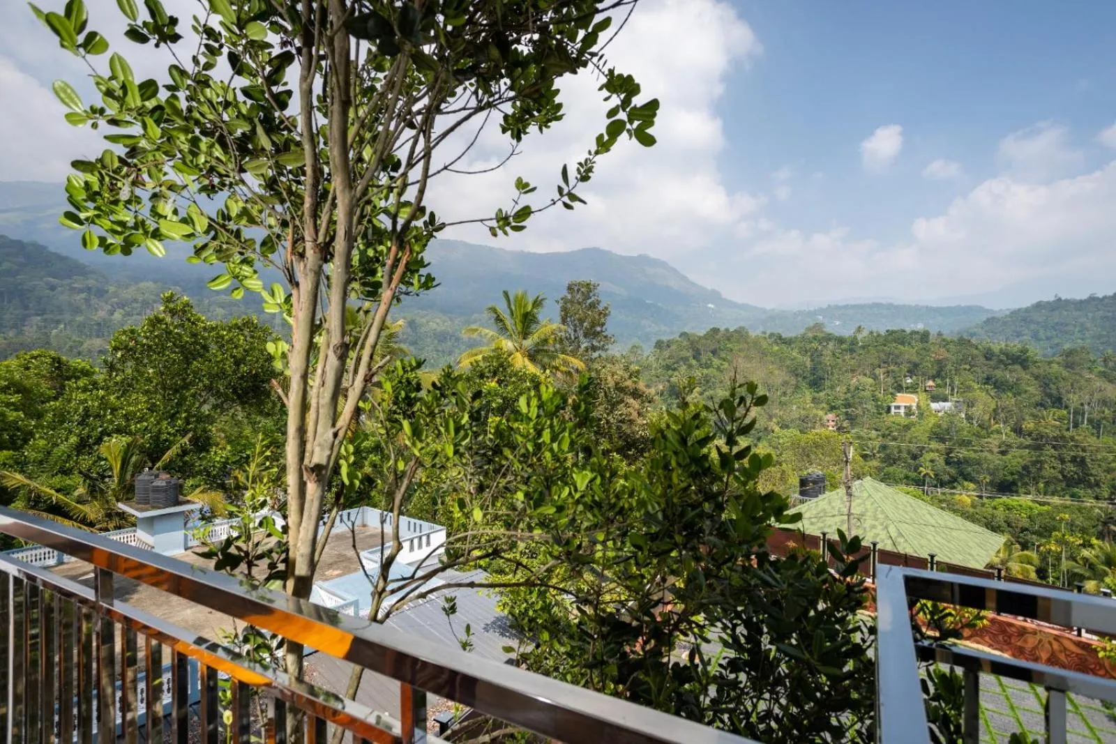 Day in Star Emirates Luxury Resort and Spa, Munnar