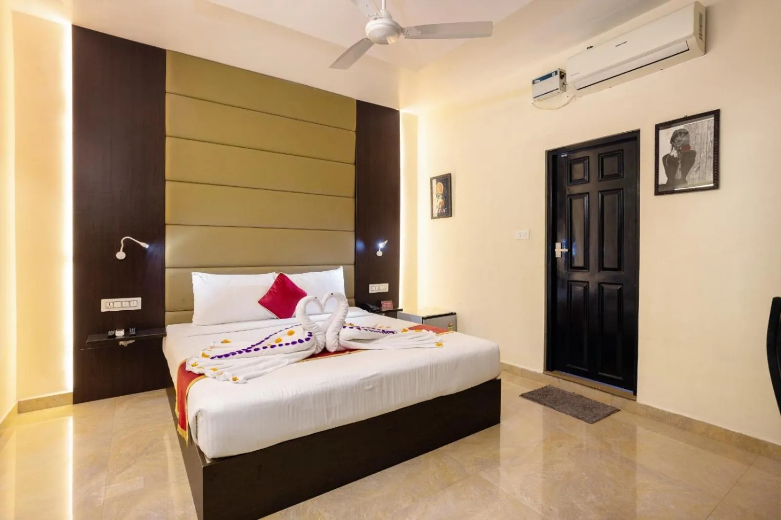 Property building, Bed in Star Emirates Luxury Resort and Spa, Munnar