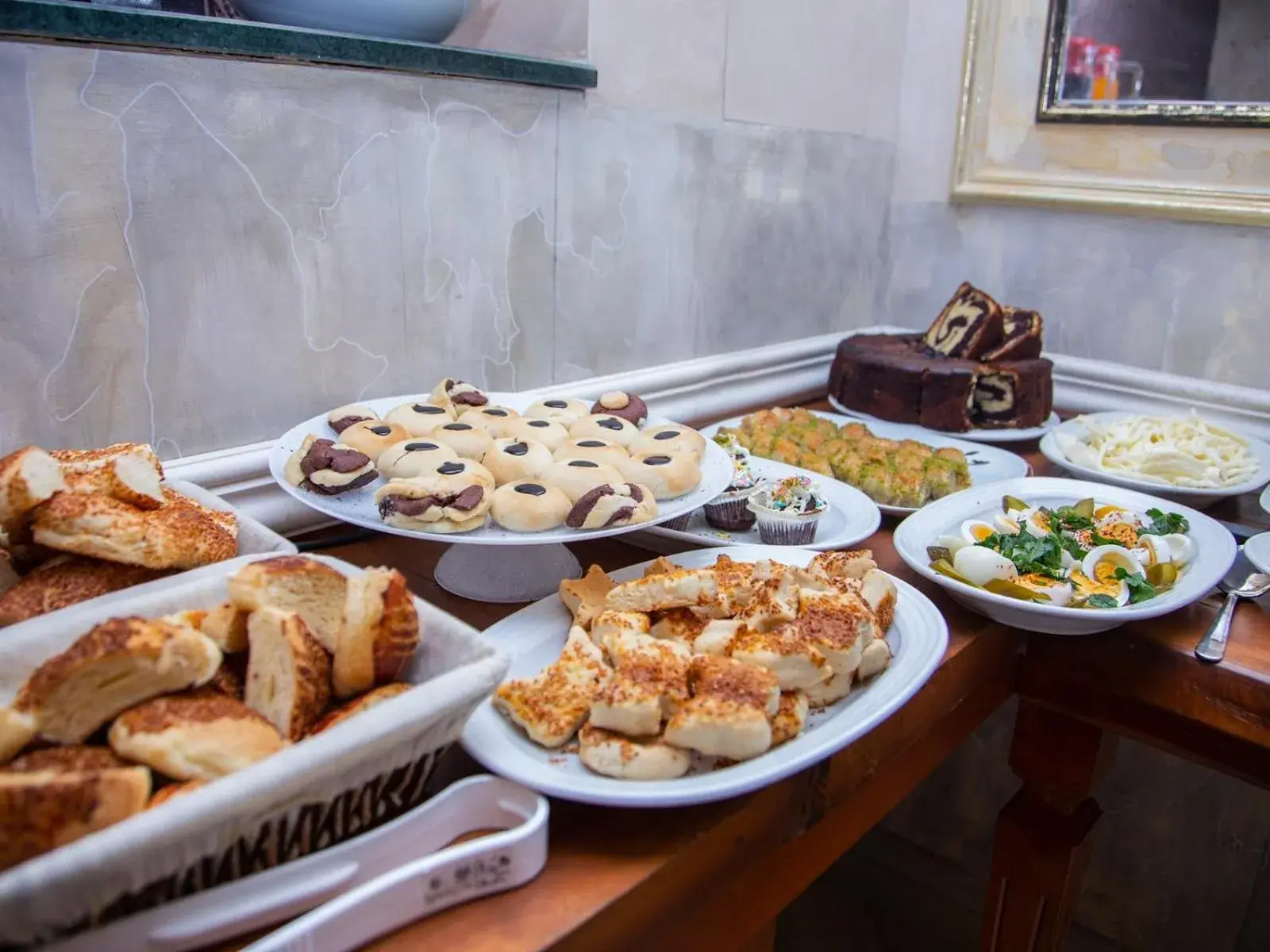 Breakfast in HHK Hotel Downtown Breakfast in HHK Hotel Downtown