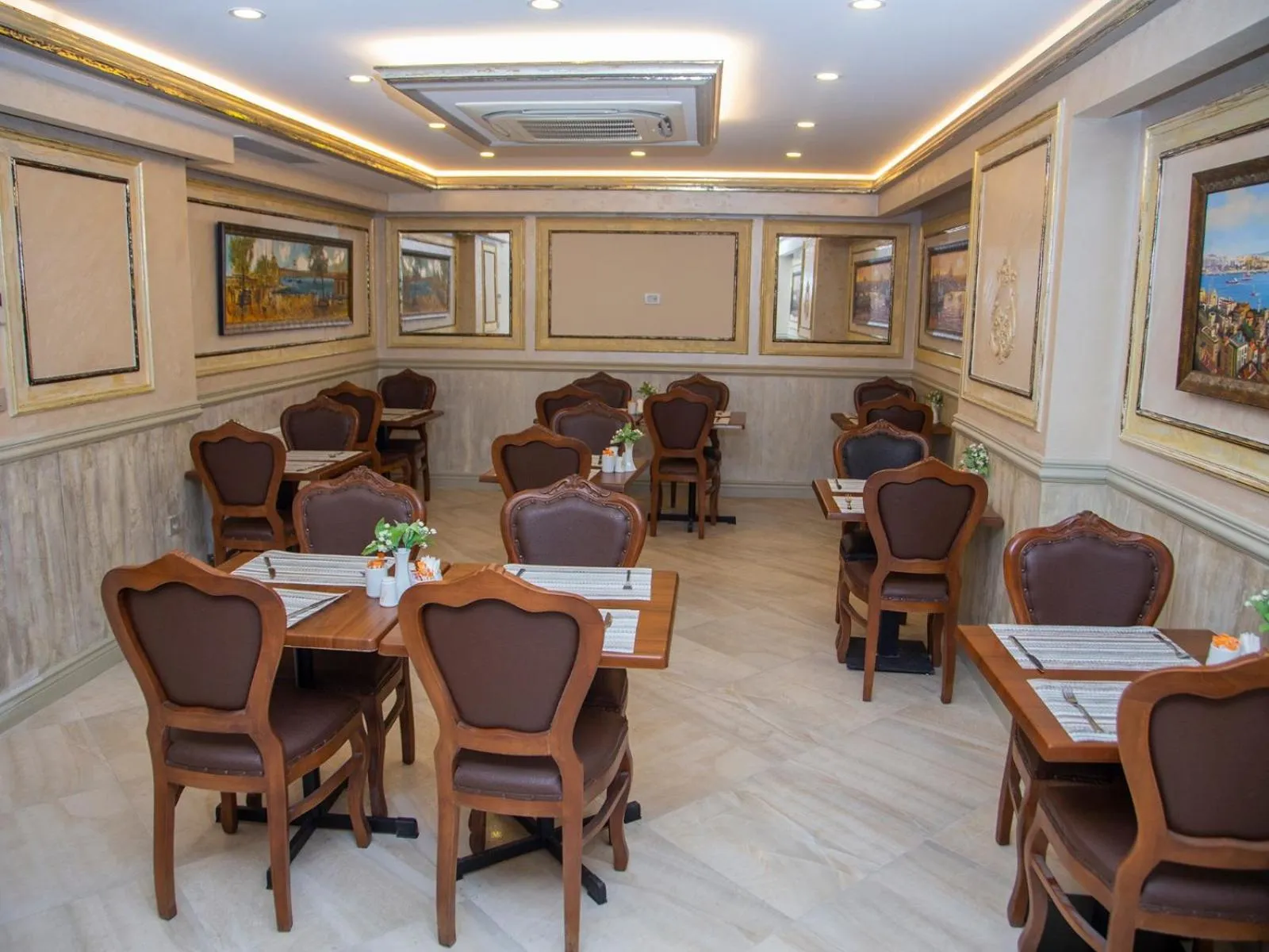 Breakfast in HHK Hotel Downtown