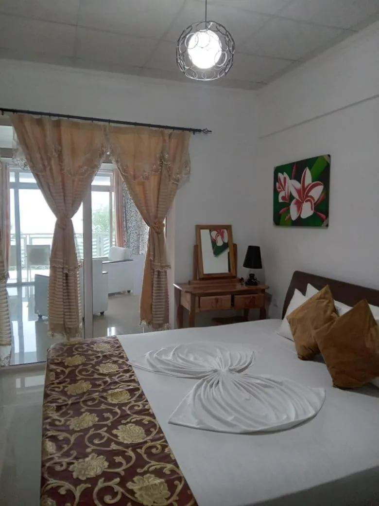 Bed in Diamond Plaza