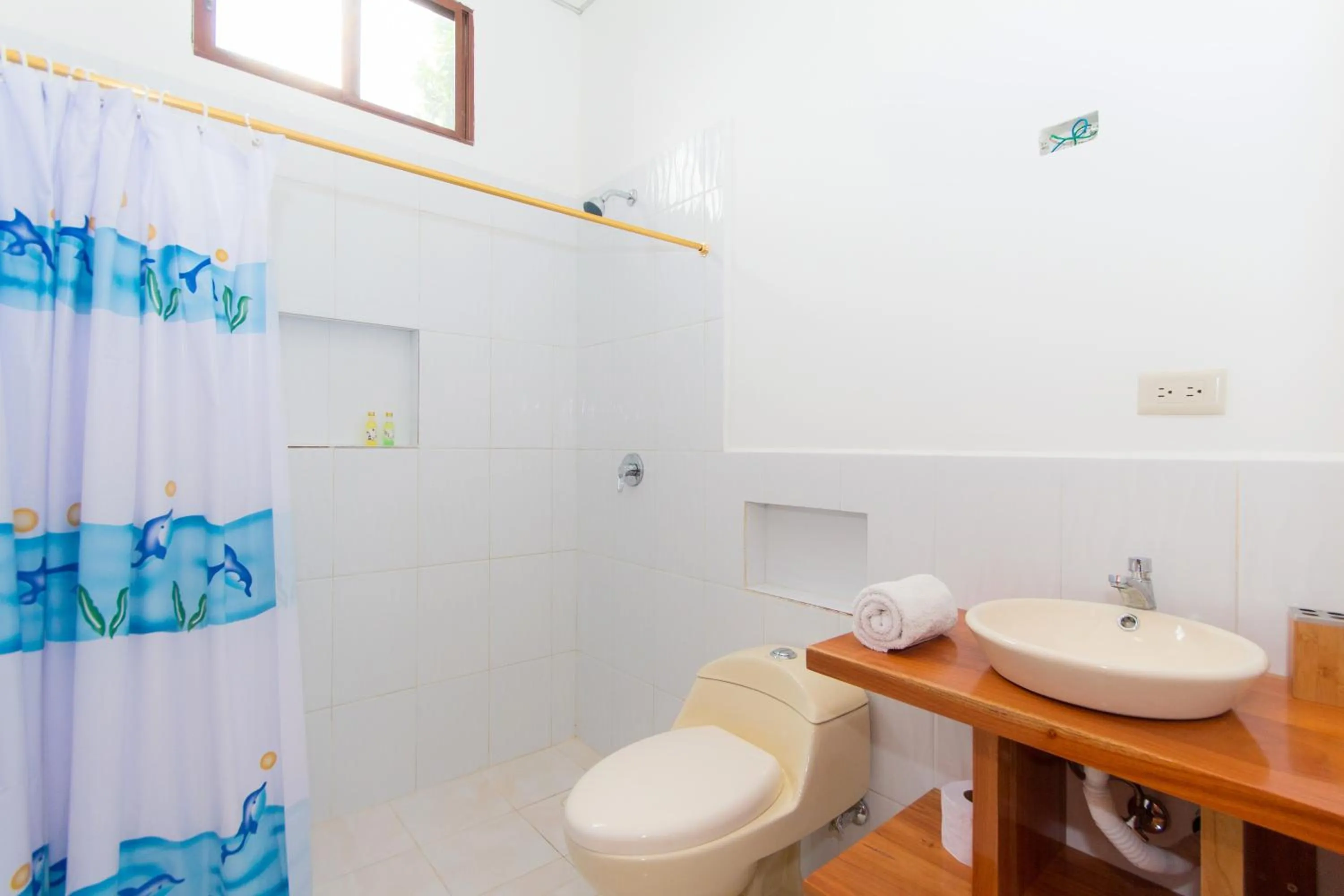 Toilet in Hotel Twin Galápagos