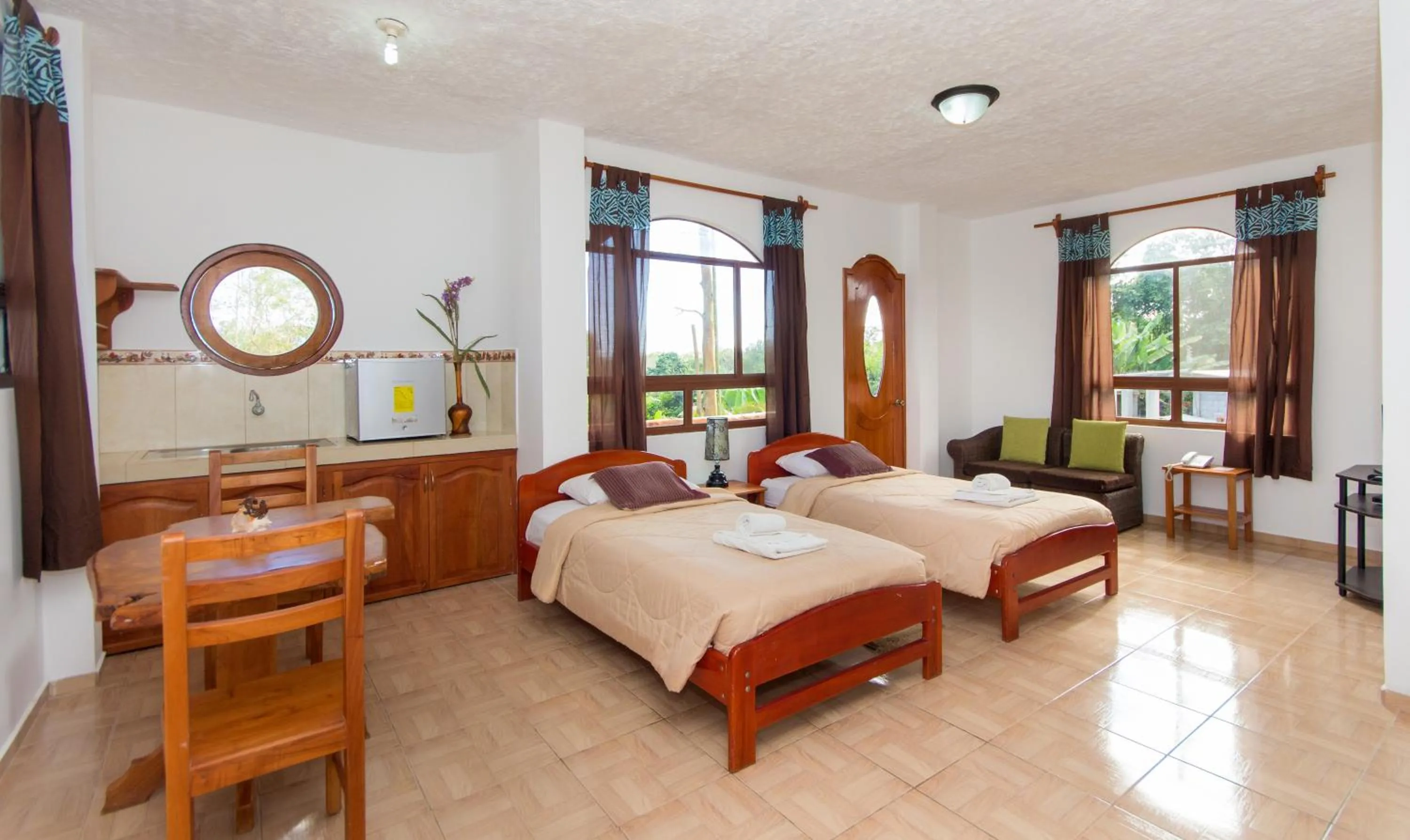 Photo of the whole room, Bed in Hotel Twin Galápagos