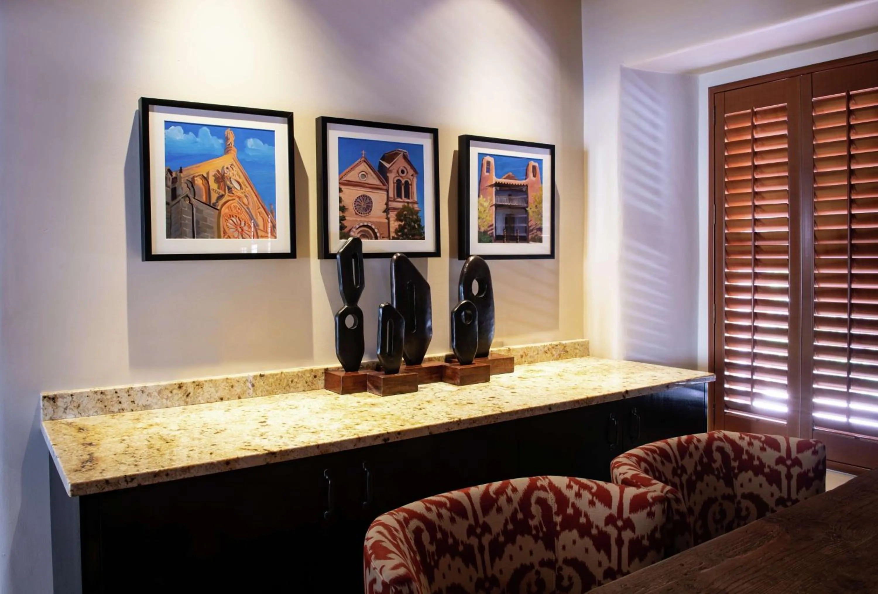 Living room in Hilton Santa Fe Historic Plaza