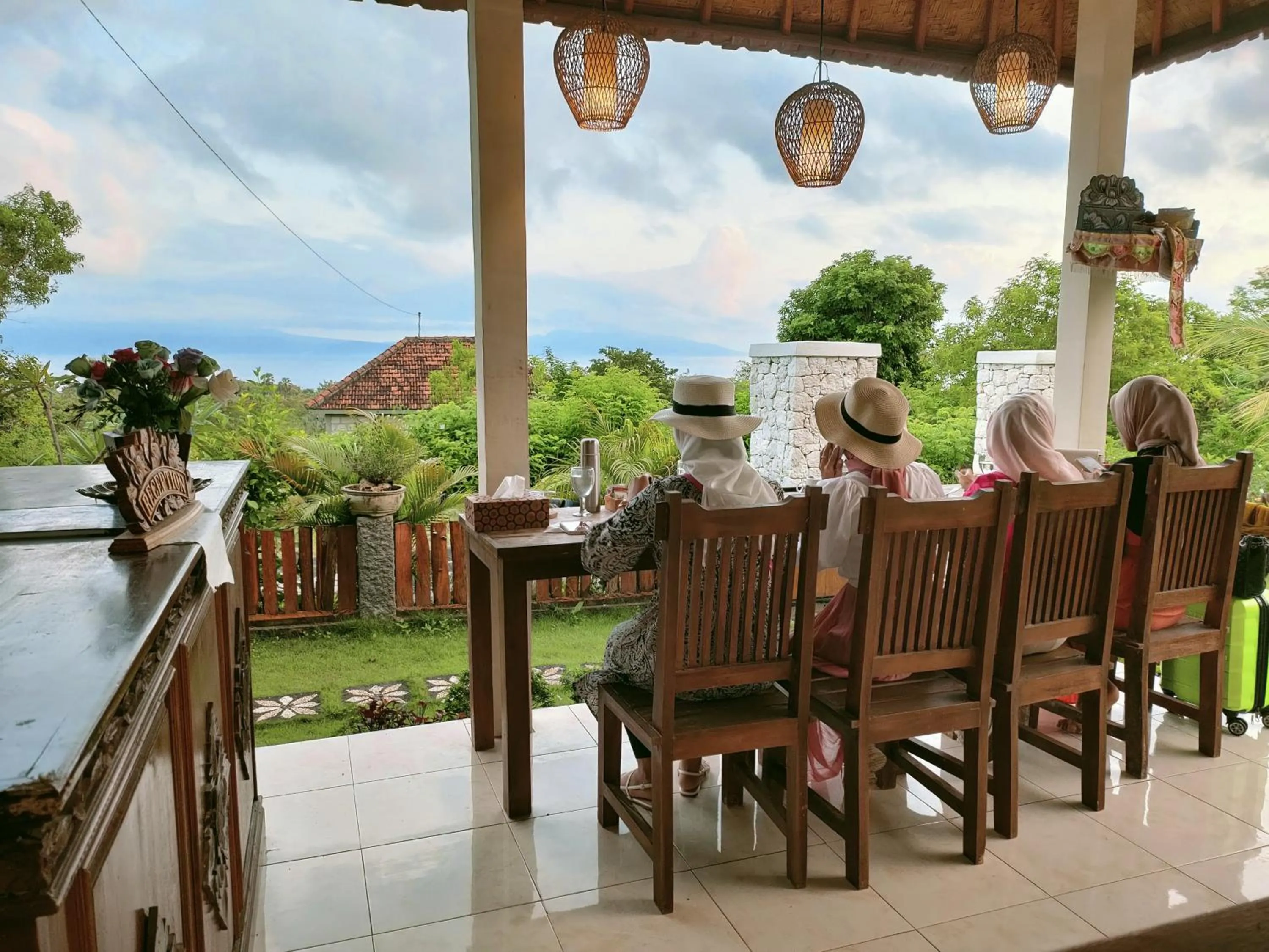 Restaurant/places to eat in Hotra Hill Cottage