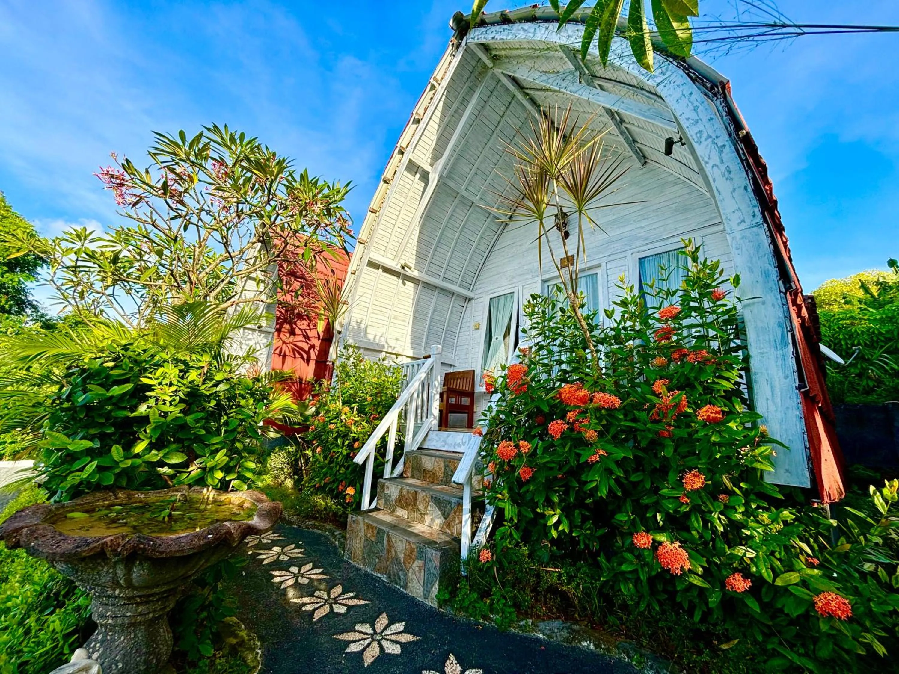 Property building in Hotra Hill Cottage