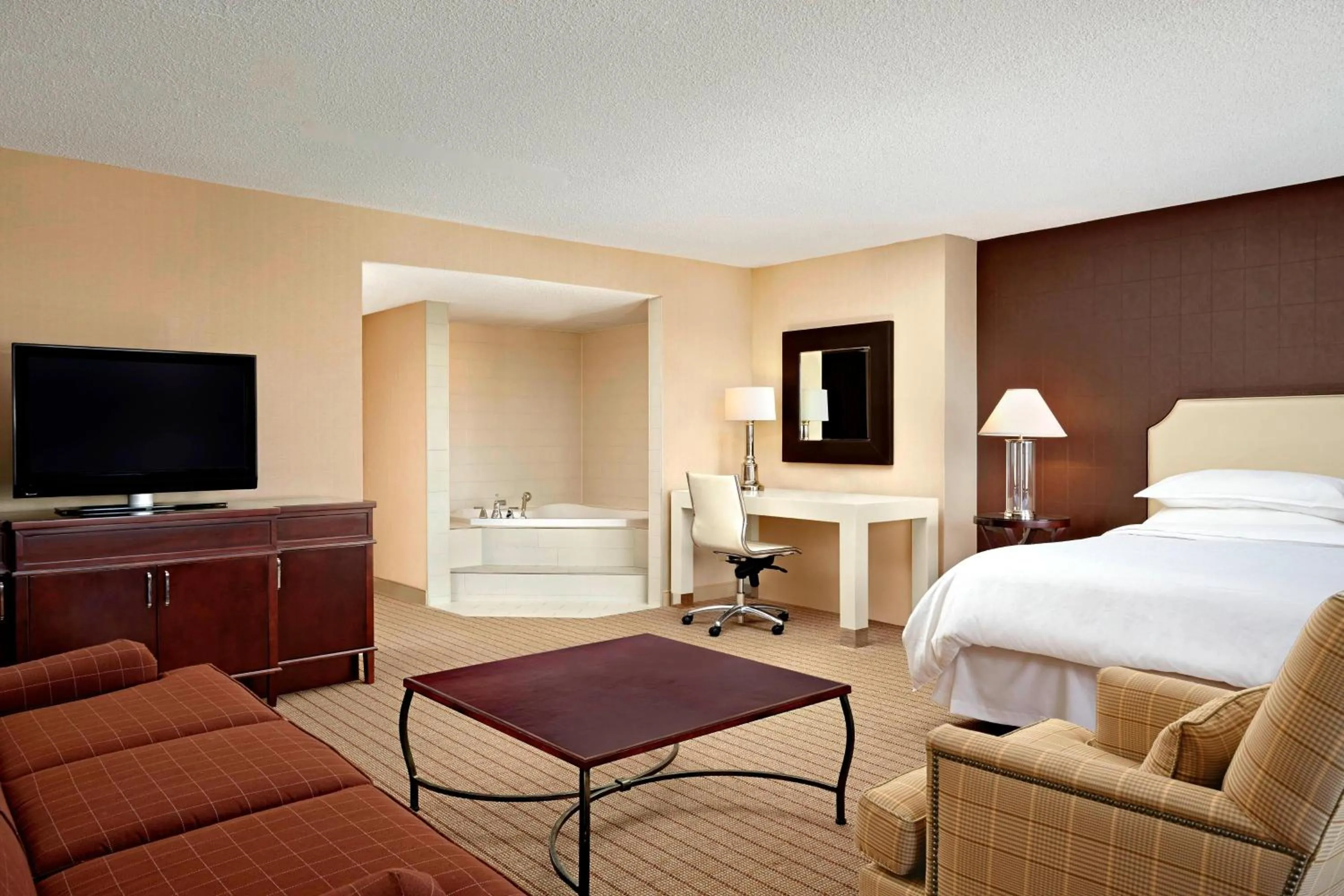 Photo of the whole room, Bed in Sheraton Hotel Newfoundland