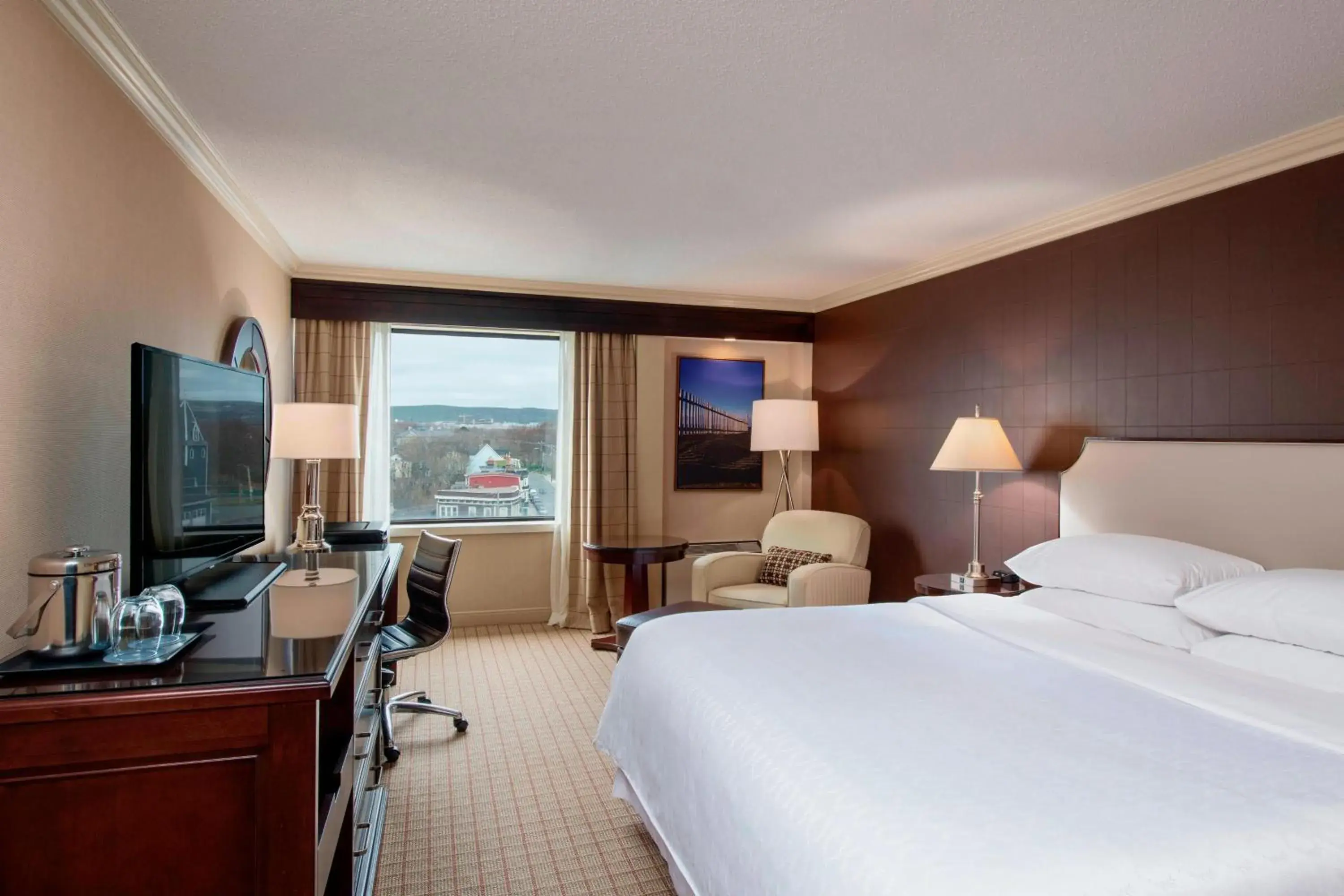 Photo of the whole room, Bed in Sheraton Hotel Newfoundland Photo of the whole room, Bed in Sheraton Hotel Newfoundland