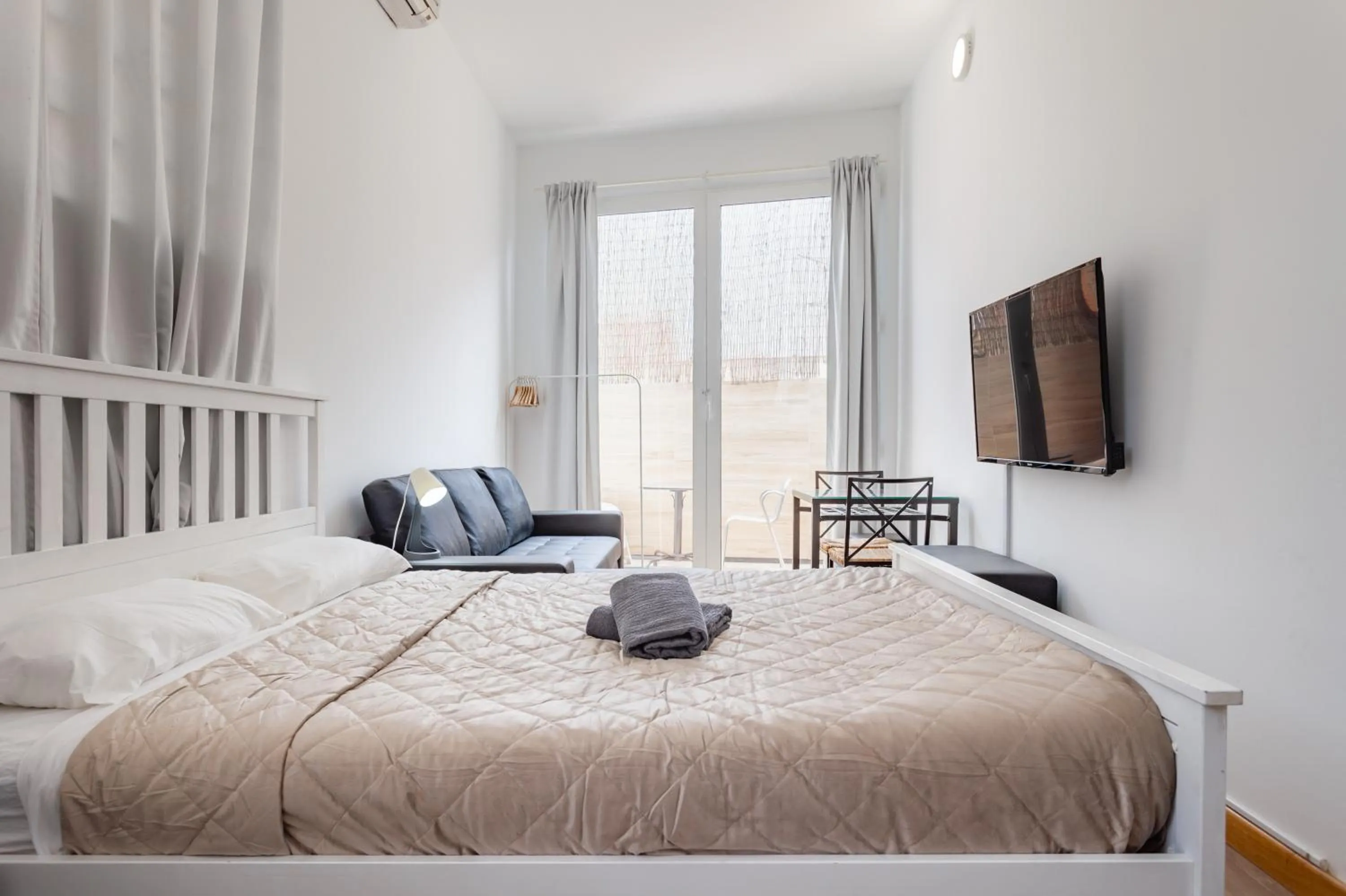 Bed in CAMP NOU & FiRA BUSINESS LOFTS