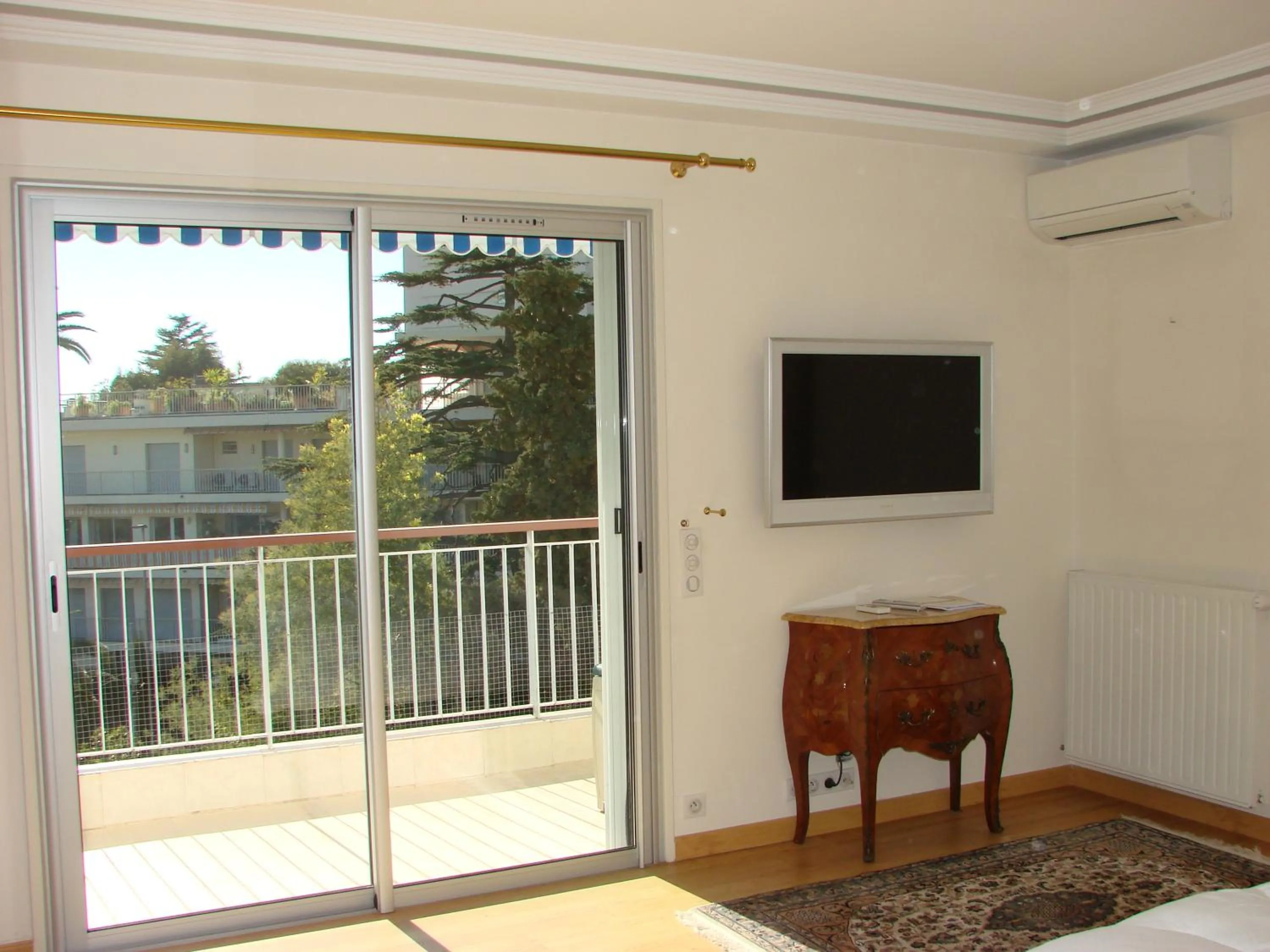 TV and multimedia in The Best Place