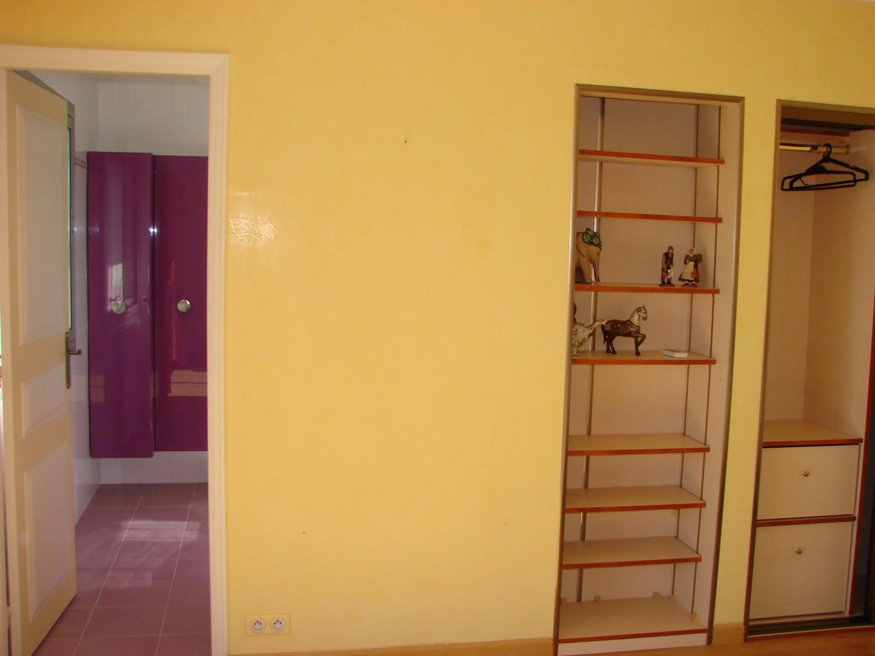 Area and facilities in The Best Place