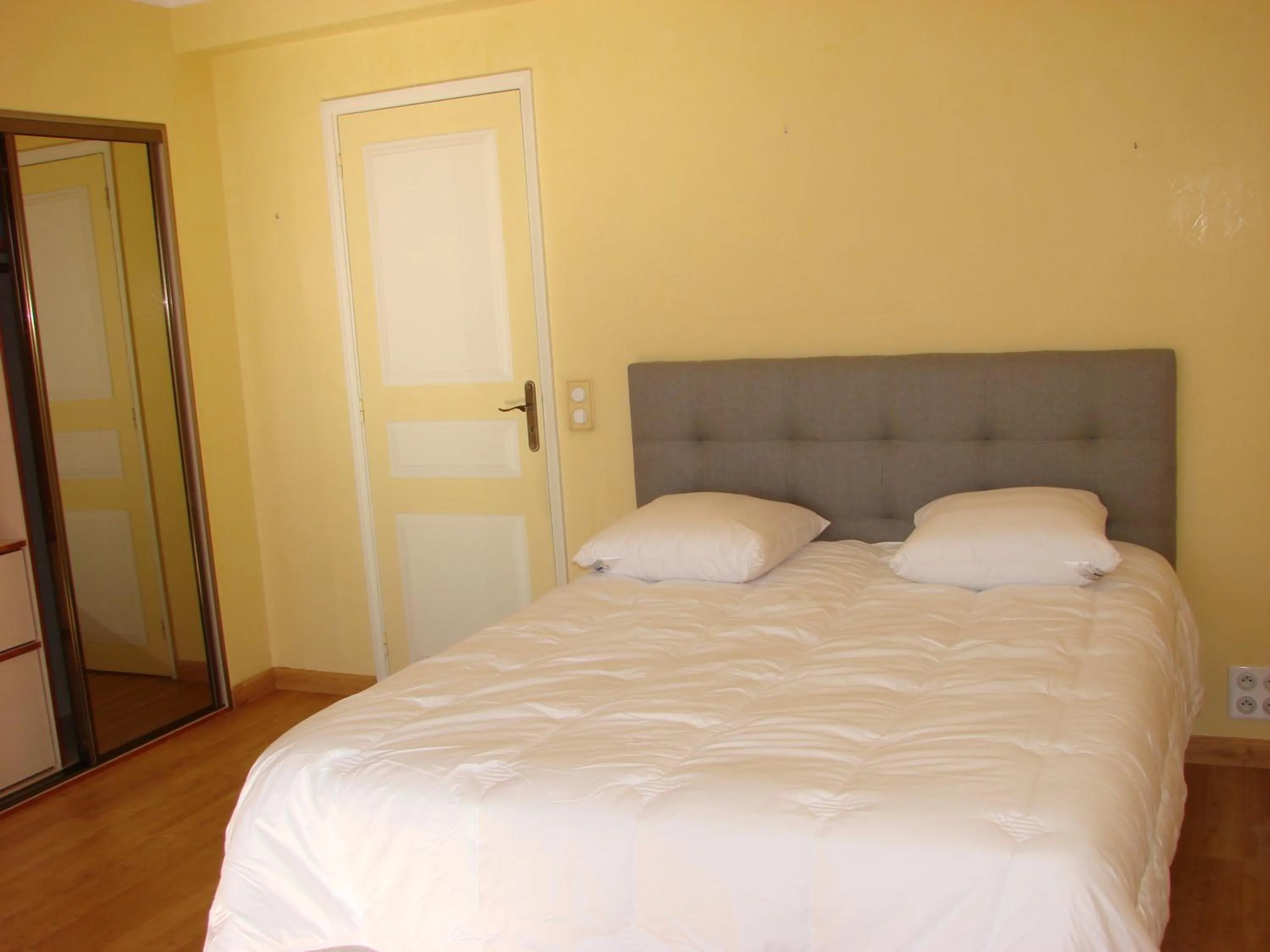 Bedroom, Bed in The Best Place