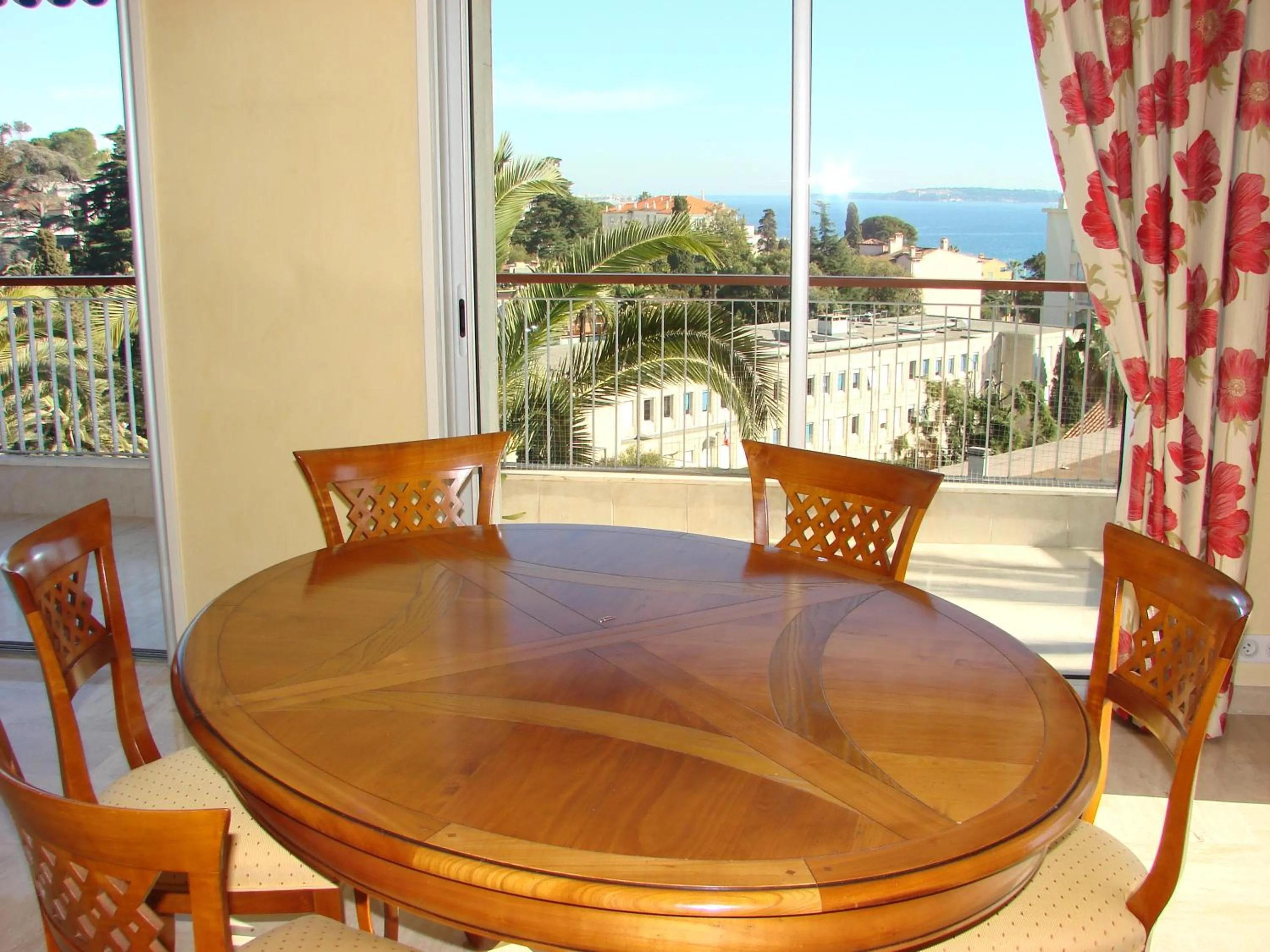 Dining area in The Best Place