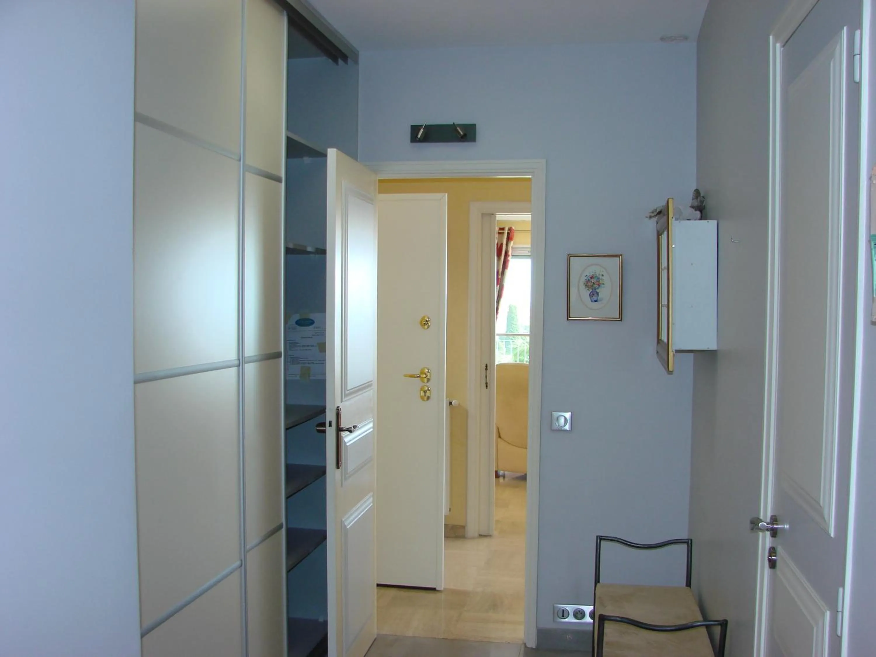 Area and facilities in The Best Place