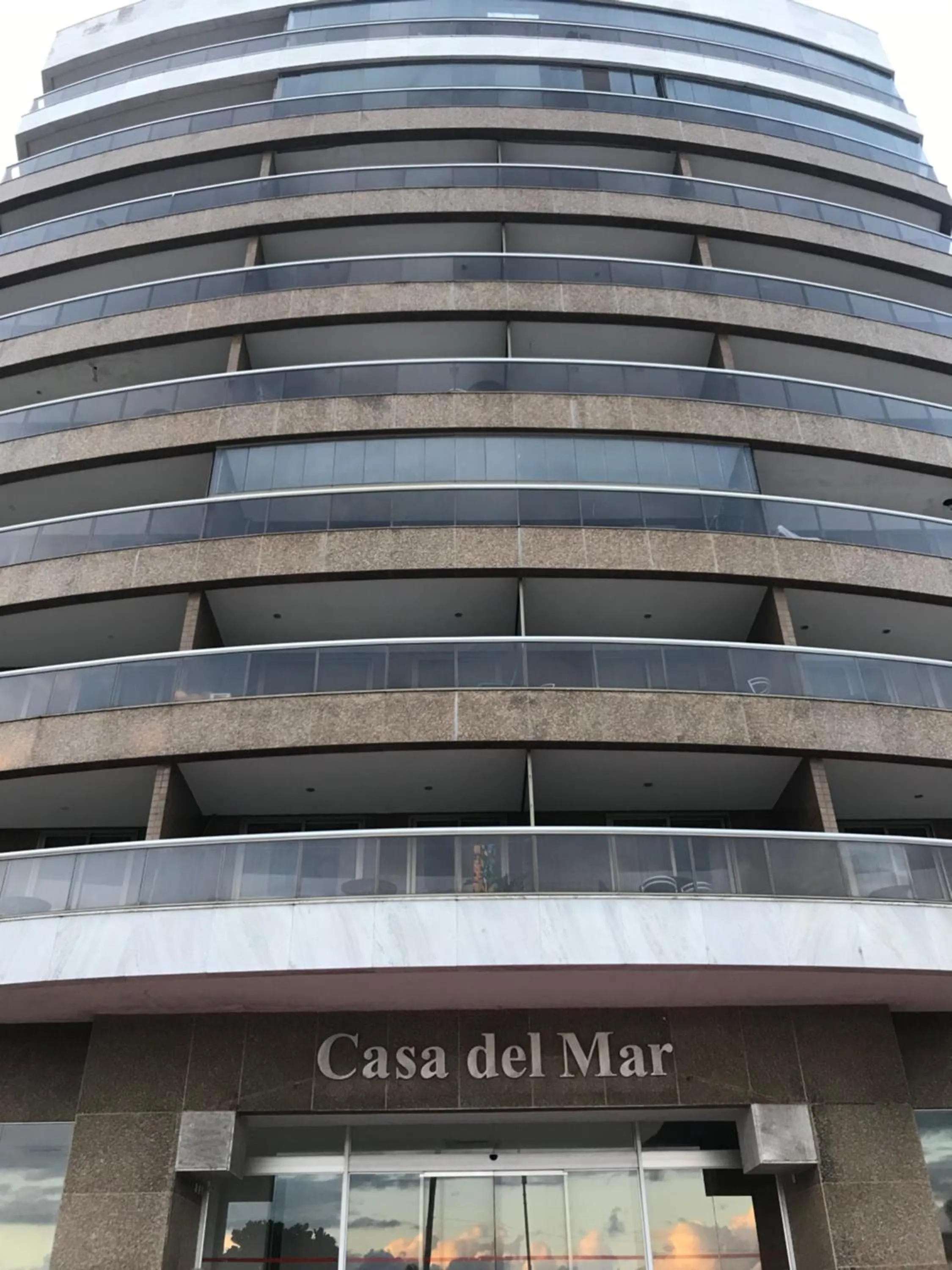 Property building in Flat na praia