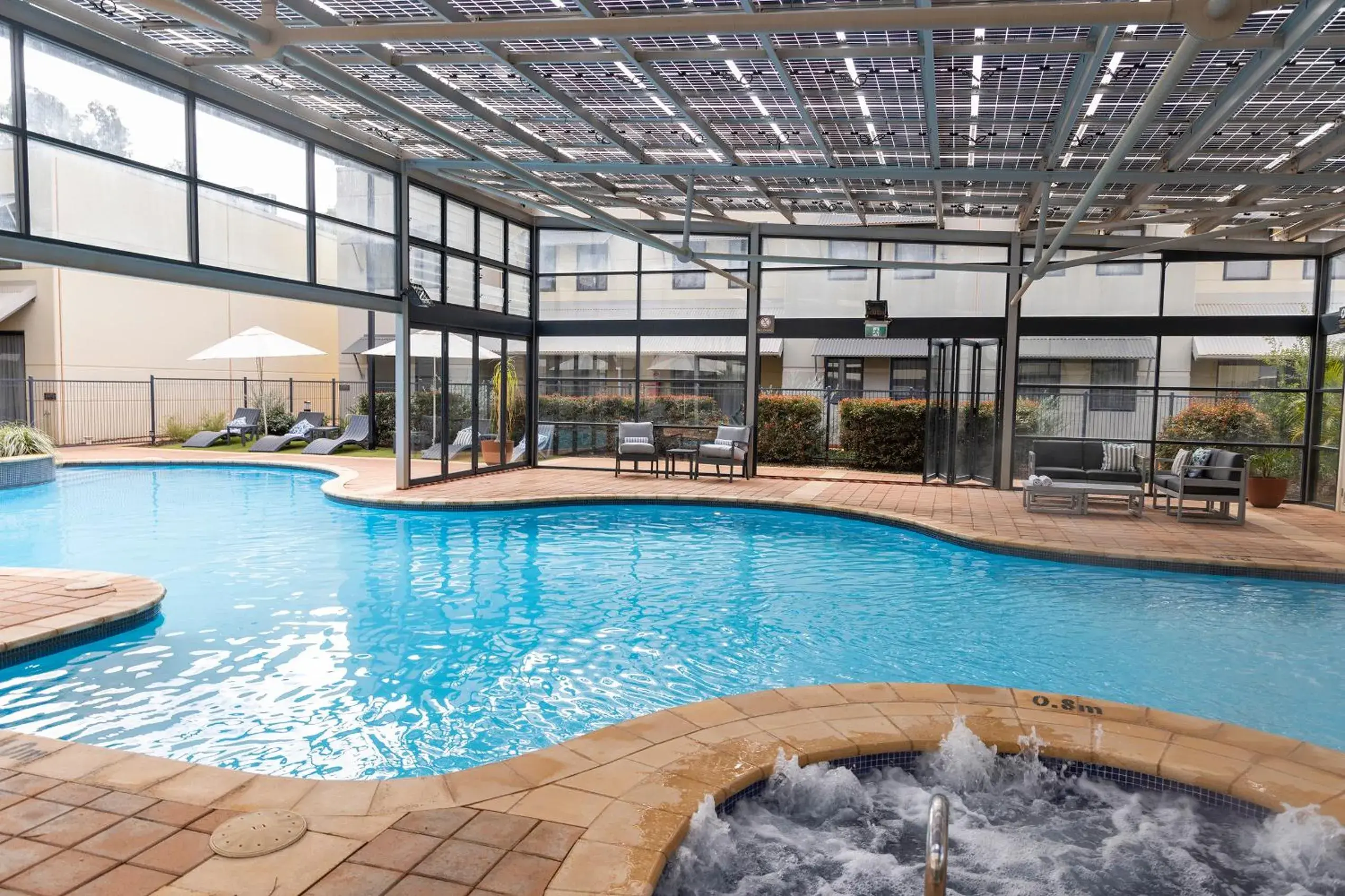 Swimming pool in Rydges Kalgoorlie Swimming pool in Rydges Kalgoorlie
