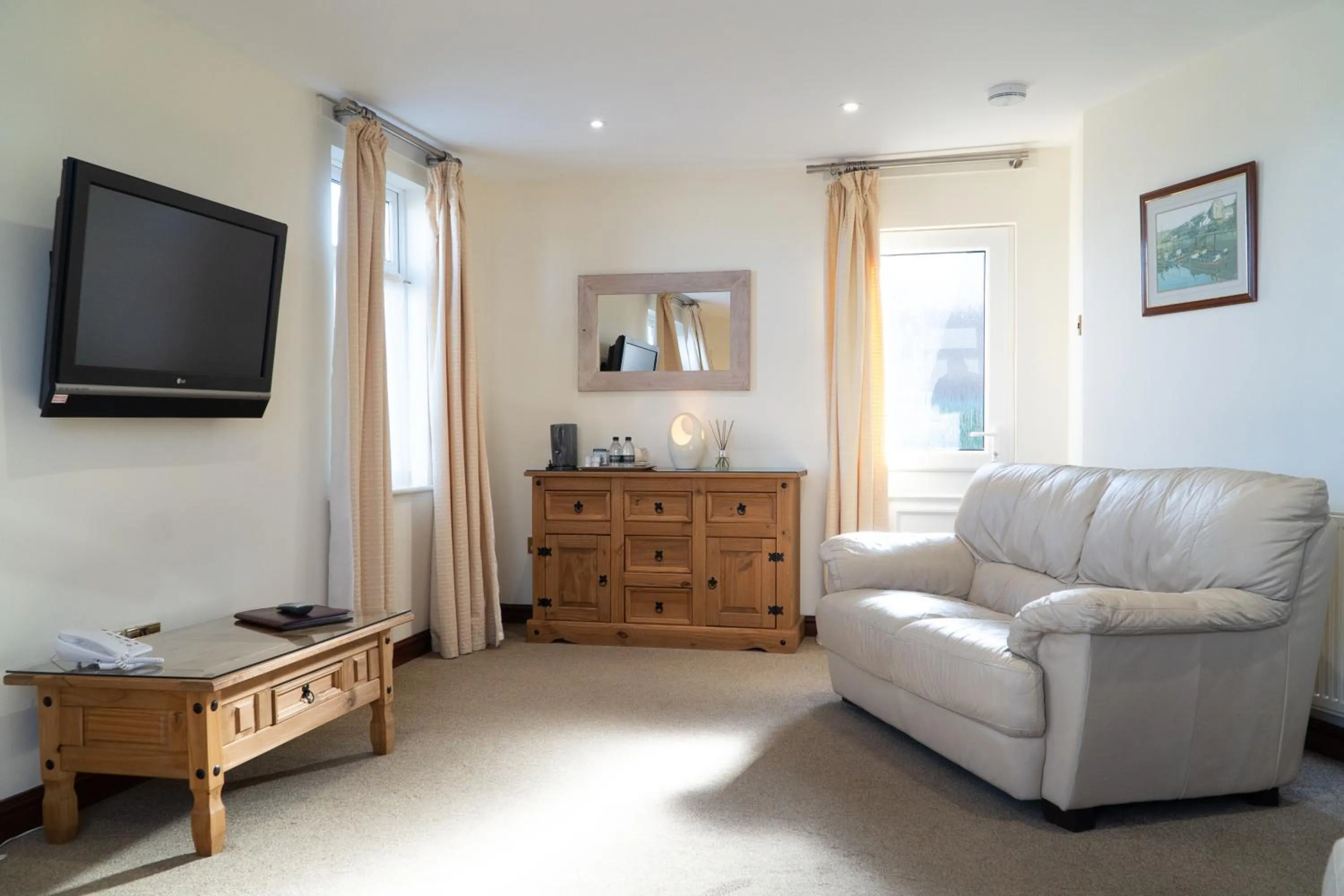 Living room in The Olde Ship Inn