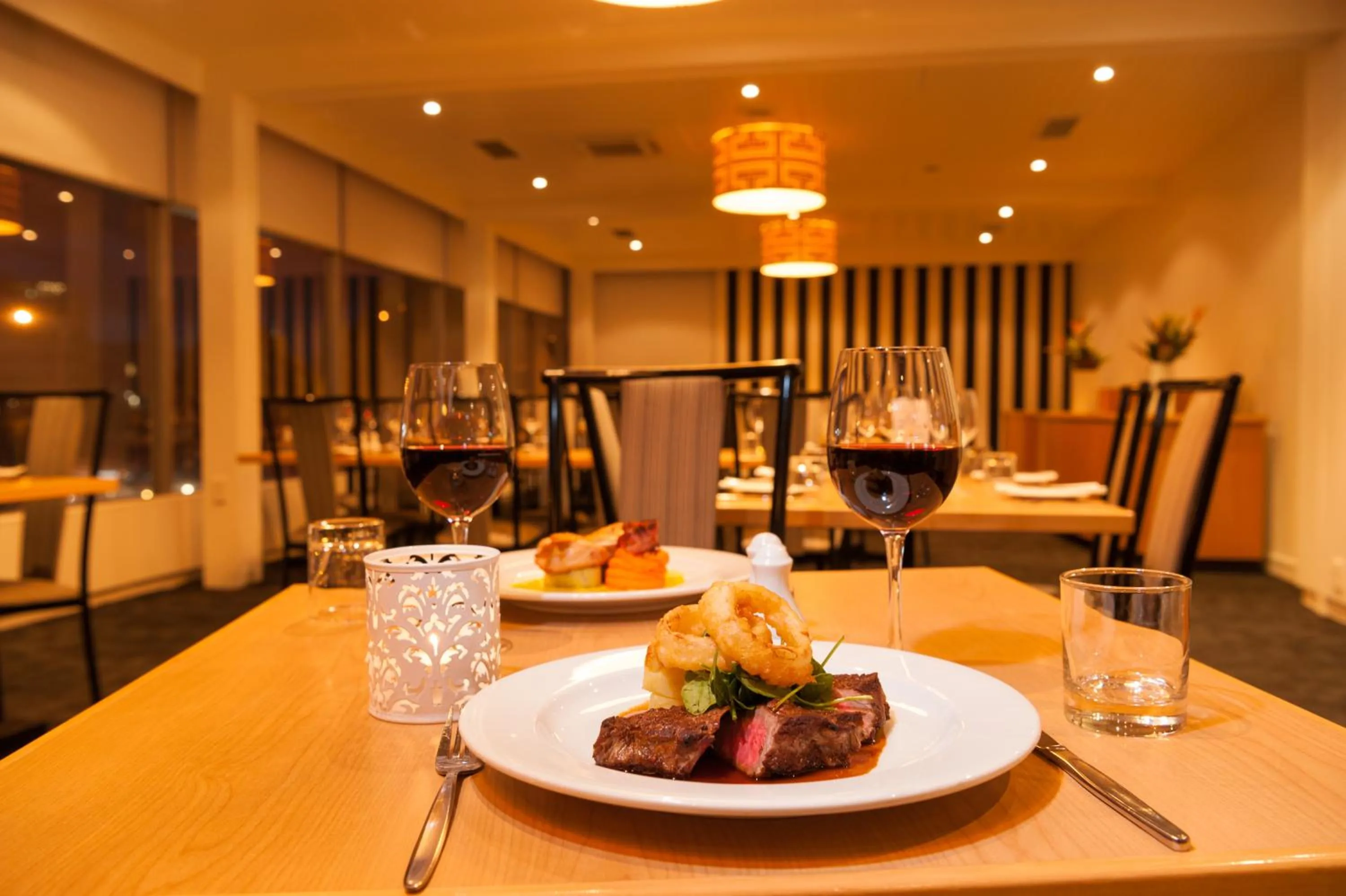 Food and drinks in Bay Plaza Hotel