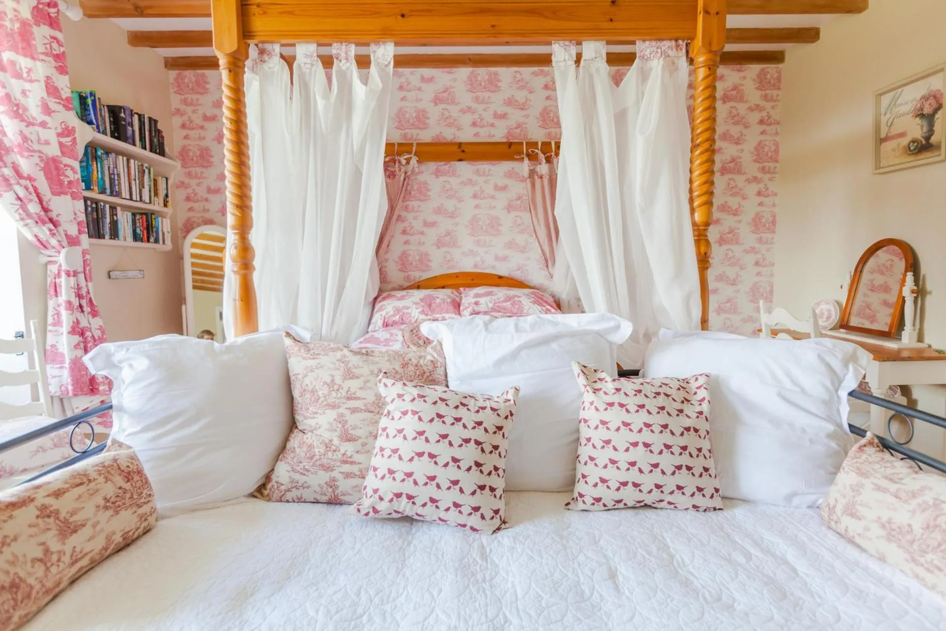 Bed in The Old Farm of Amfreville