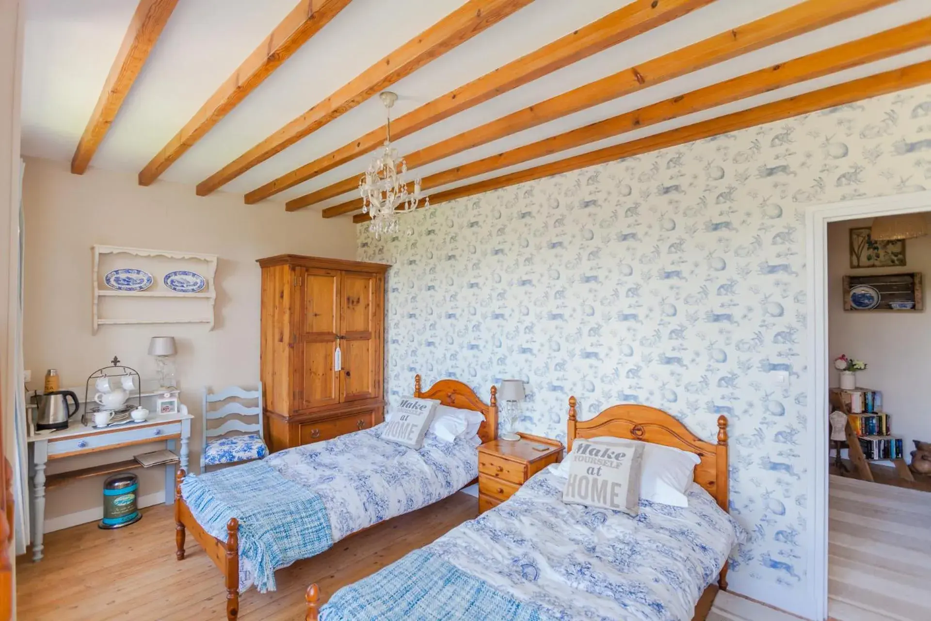 Deluxe Twin Room in The Old Farm of Amfreville Deluxe Twin Room in The Old Farm of Amfreville