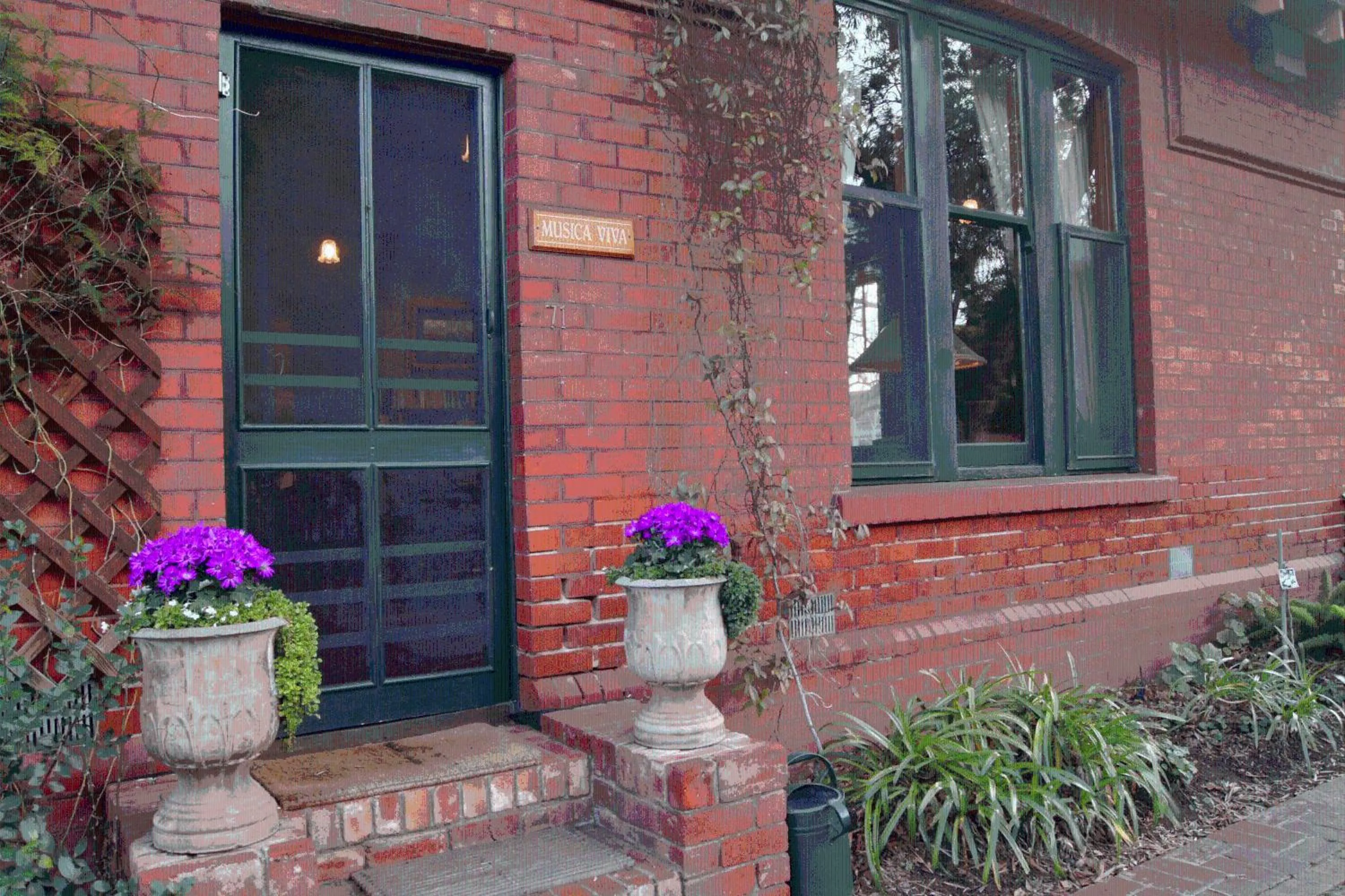 Property building in Buxton Manor