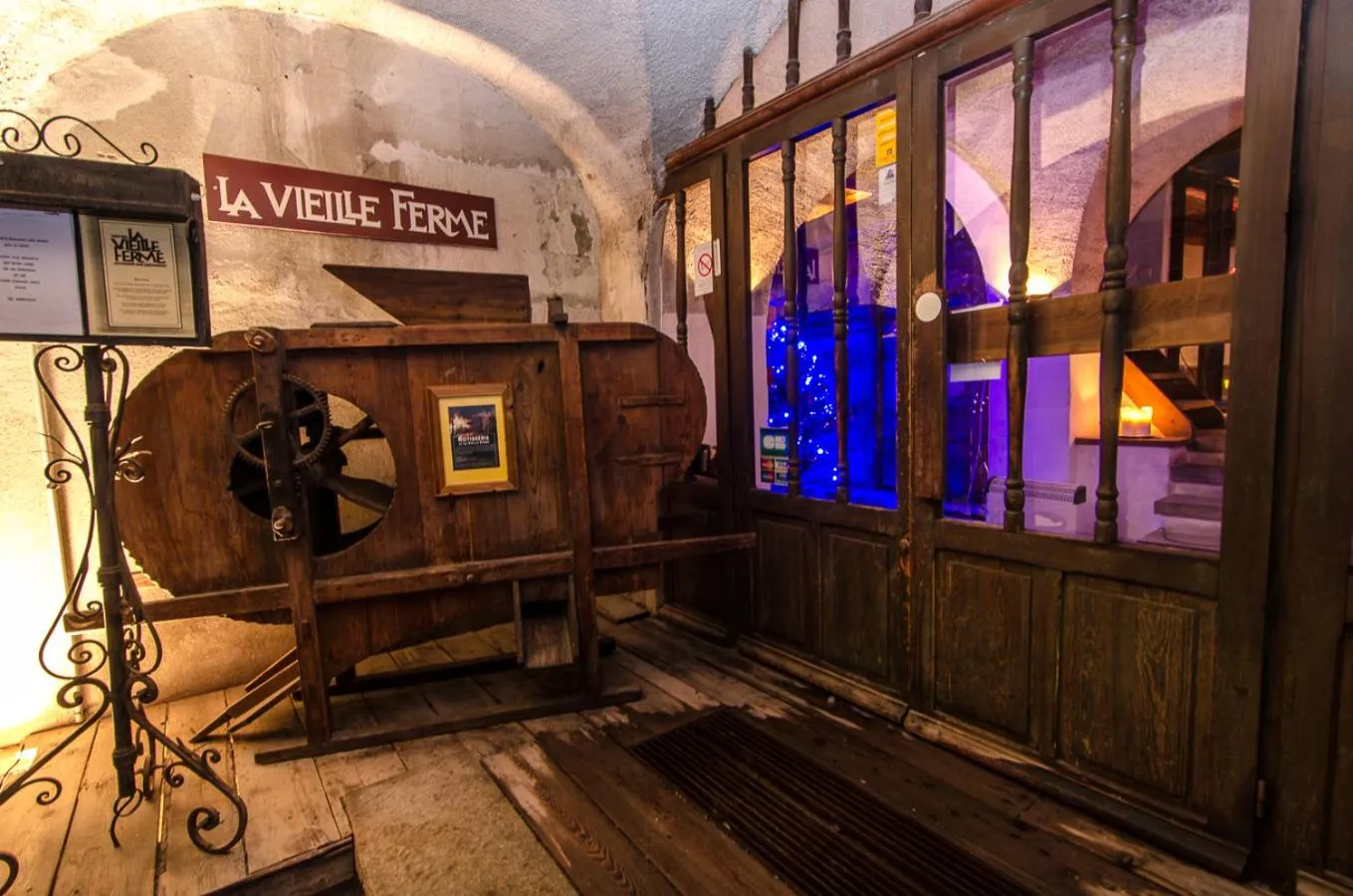 Facade/entrance in Langley Hotel La Vieille Ferme