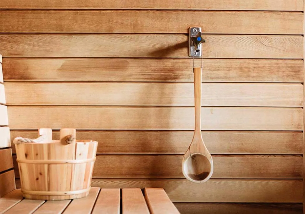 Property building in Langley Hôtel Tango