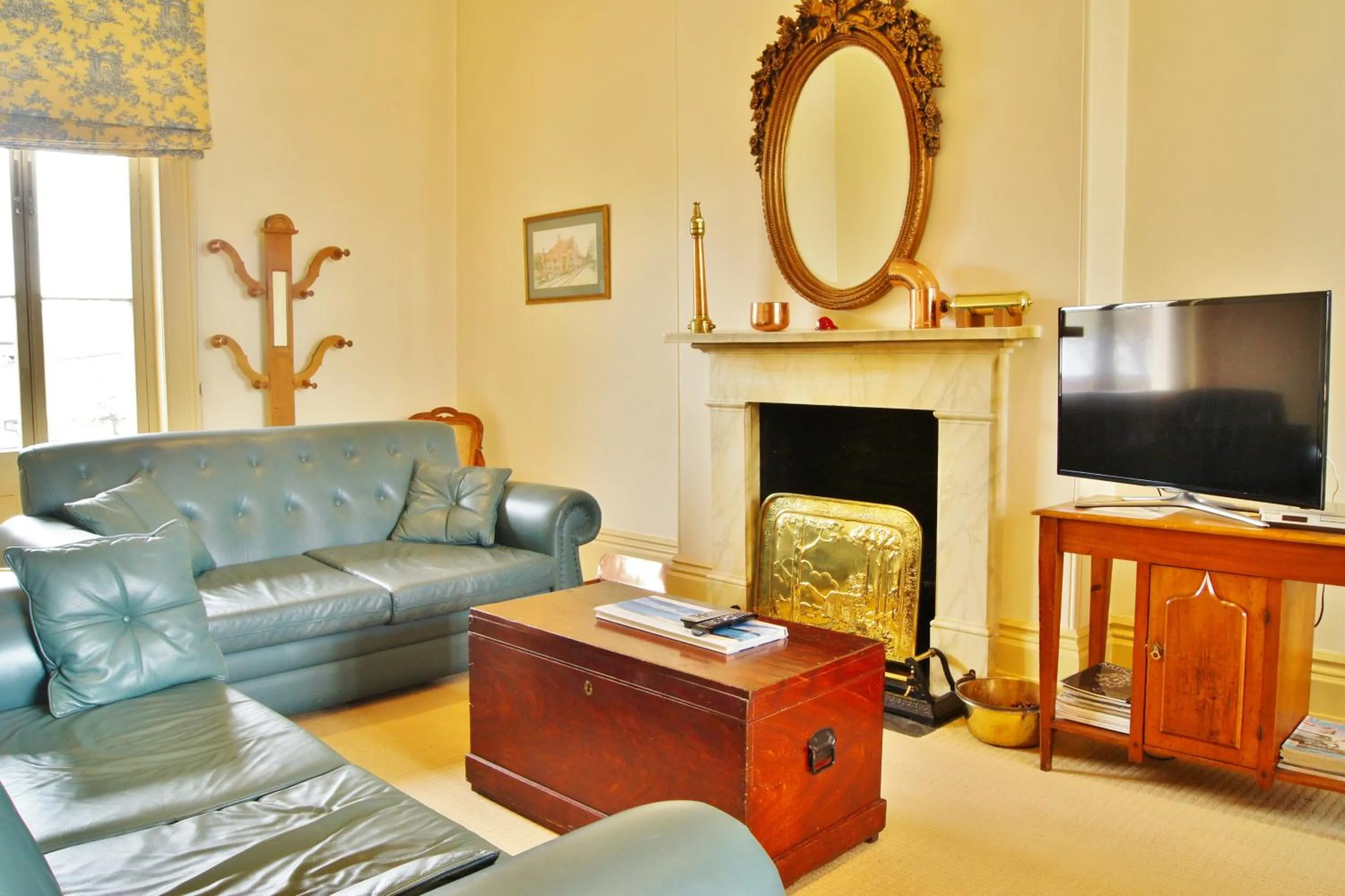 TV and multimedia in Fire Station Inn