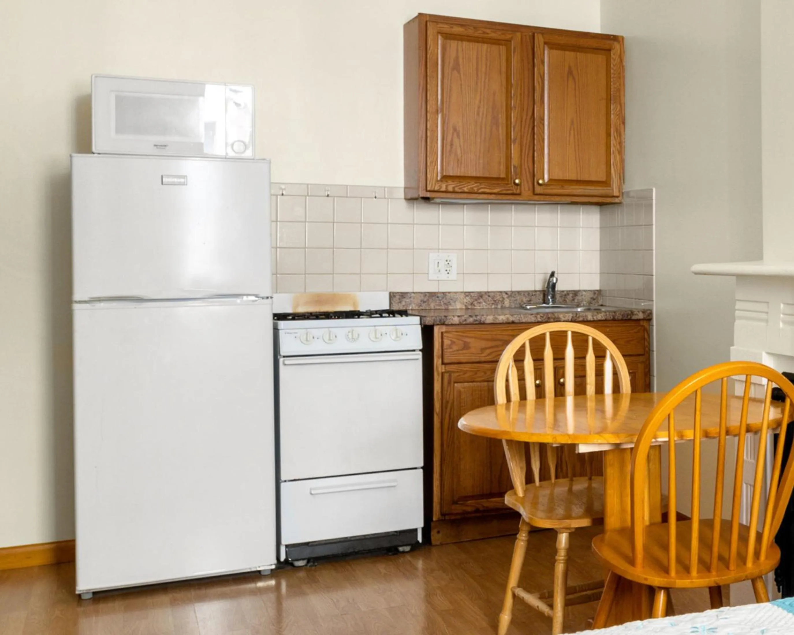 Kitchen or kitchenette in West 30th Street Guest House