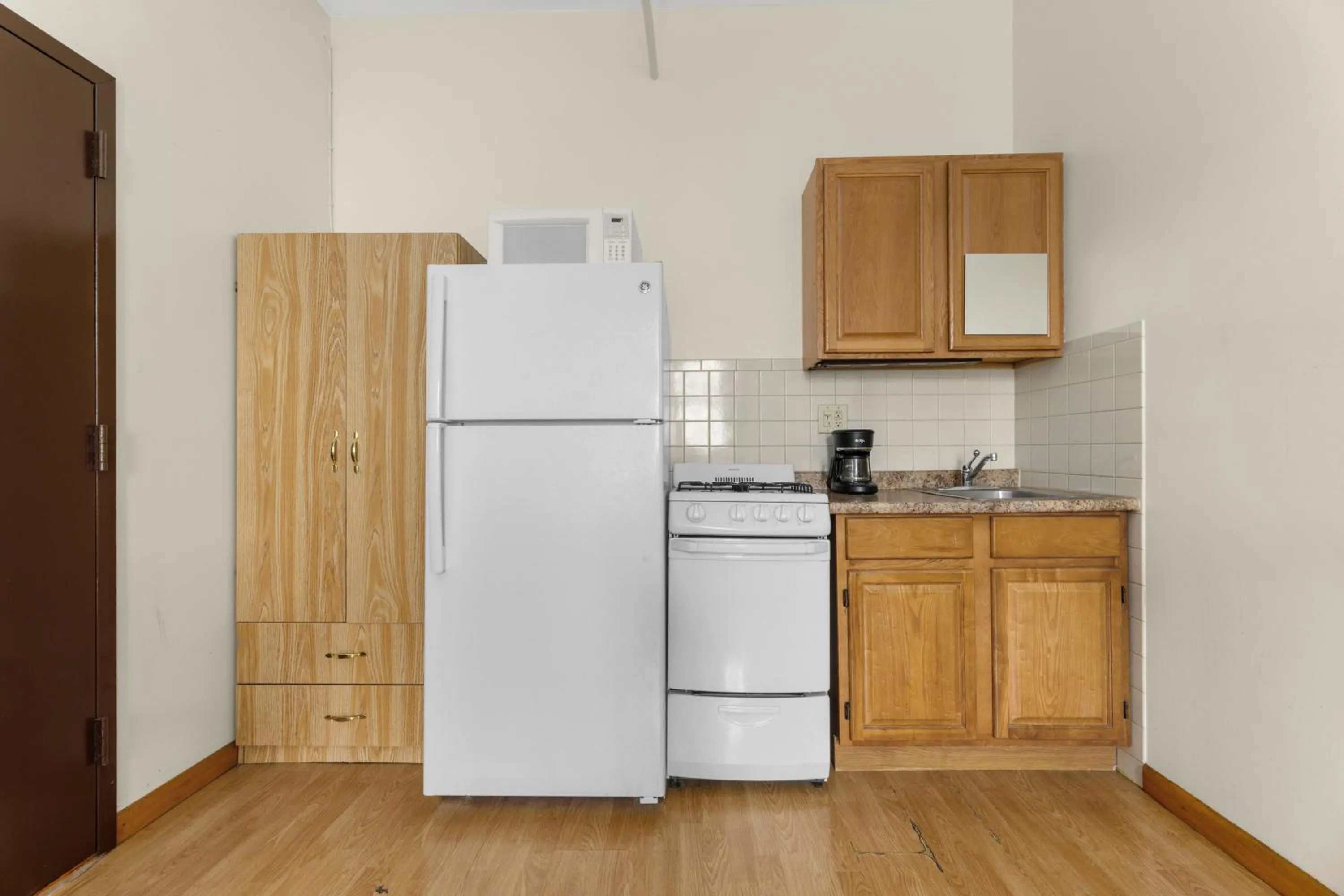 Coffee/tea facilities in West 30th Street Guest House