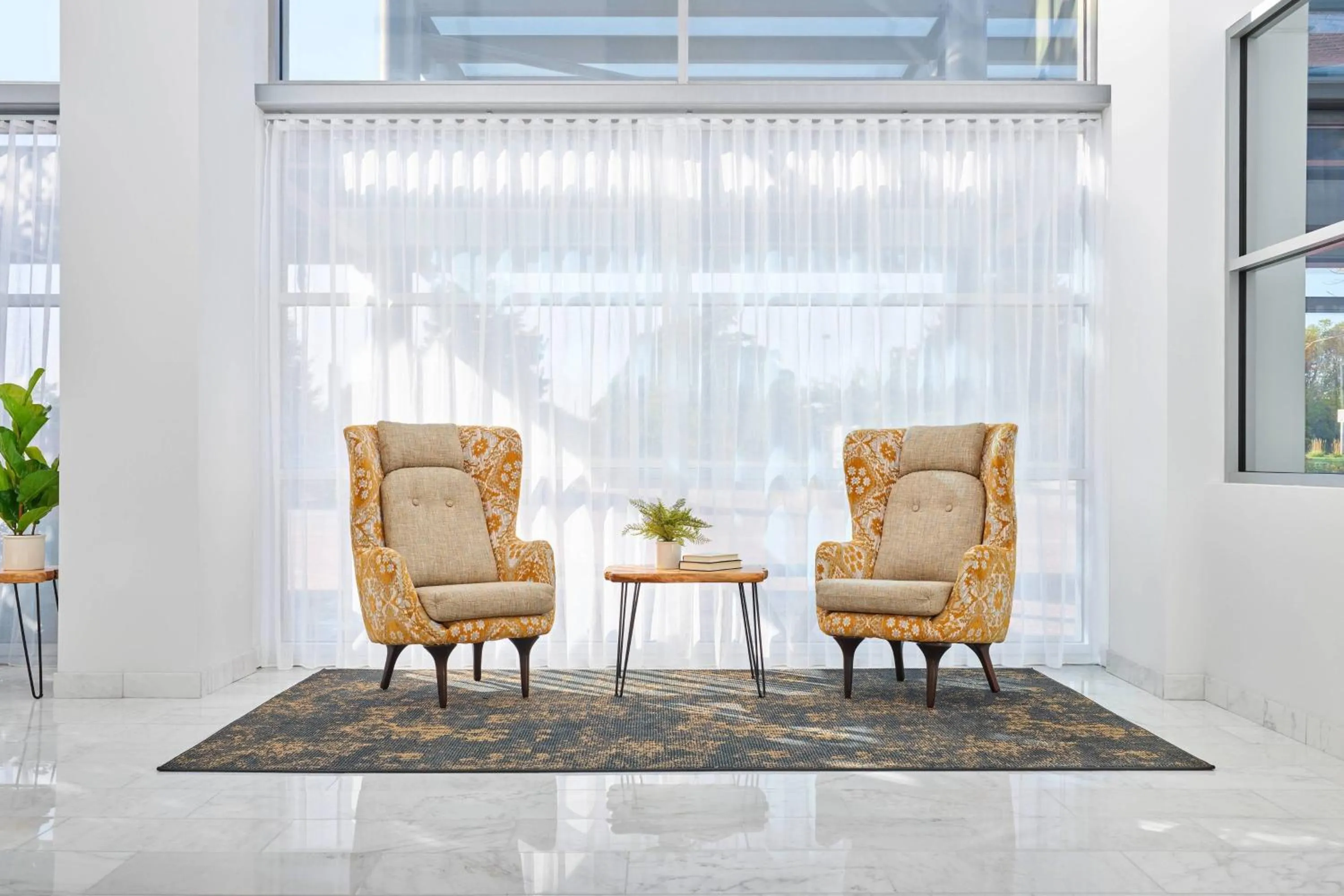 Lobby or reception in Delta Hotels by Marriott Milwaukee Northwest