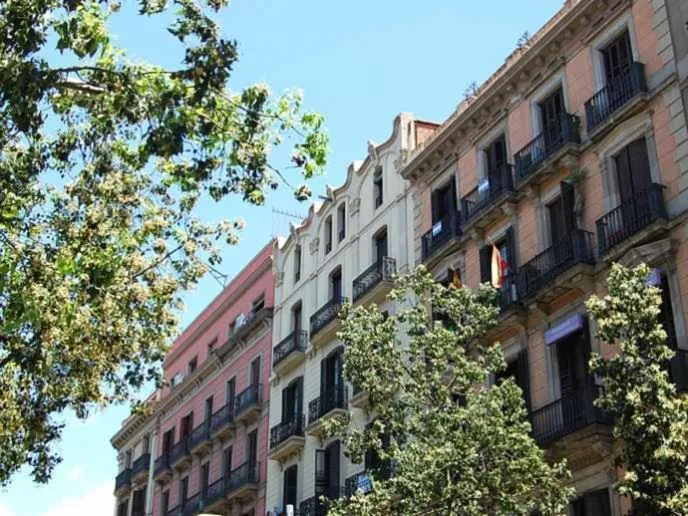 Facade/entrance in Hostal Lima