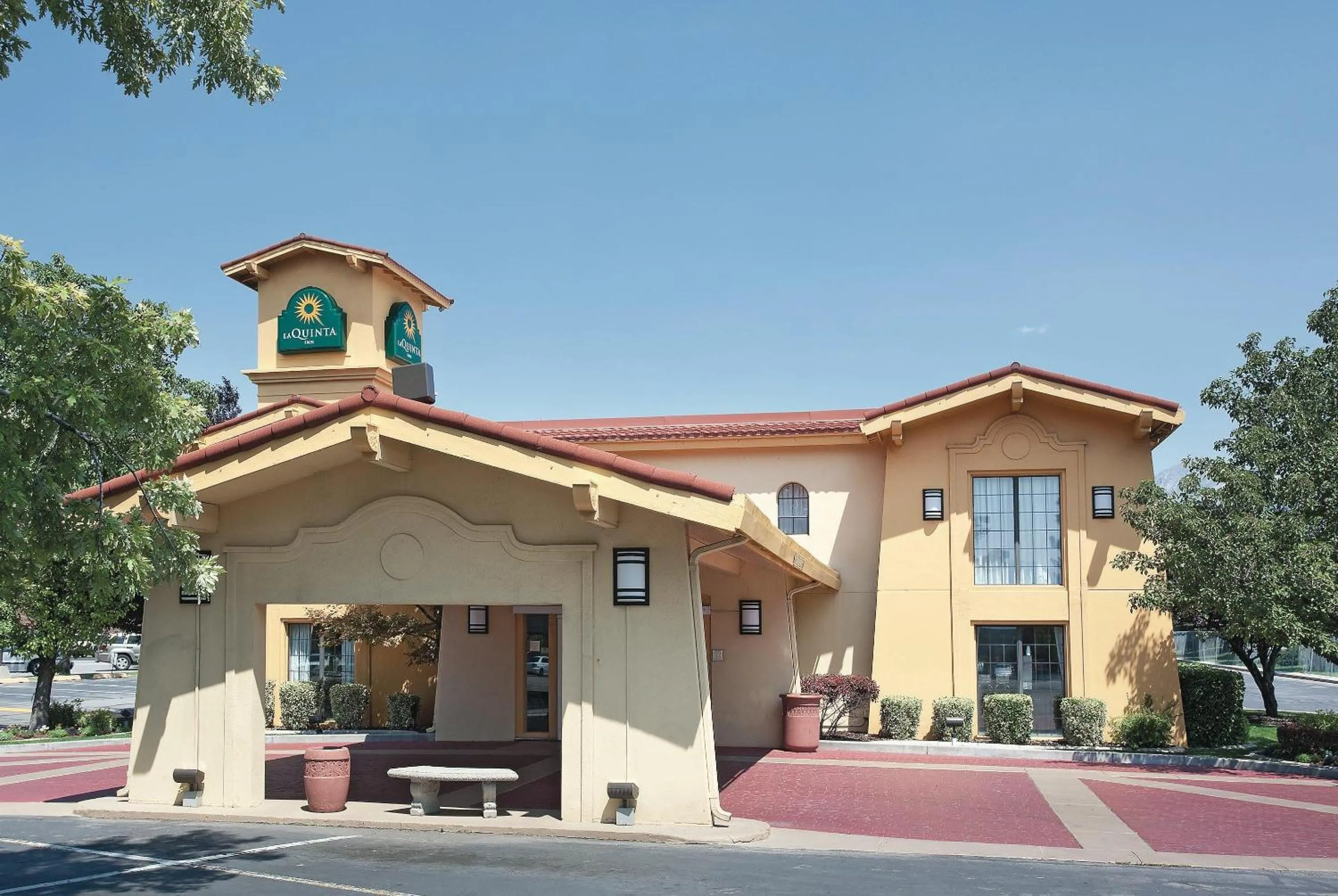 Property building in La Quinta Inn by Wyndham Salt Lake City Midvale