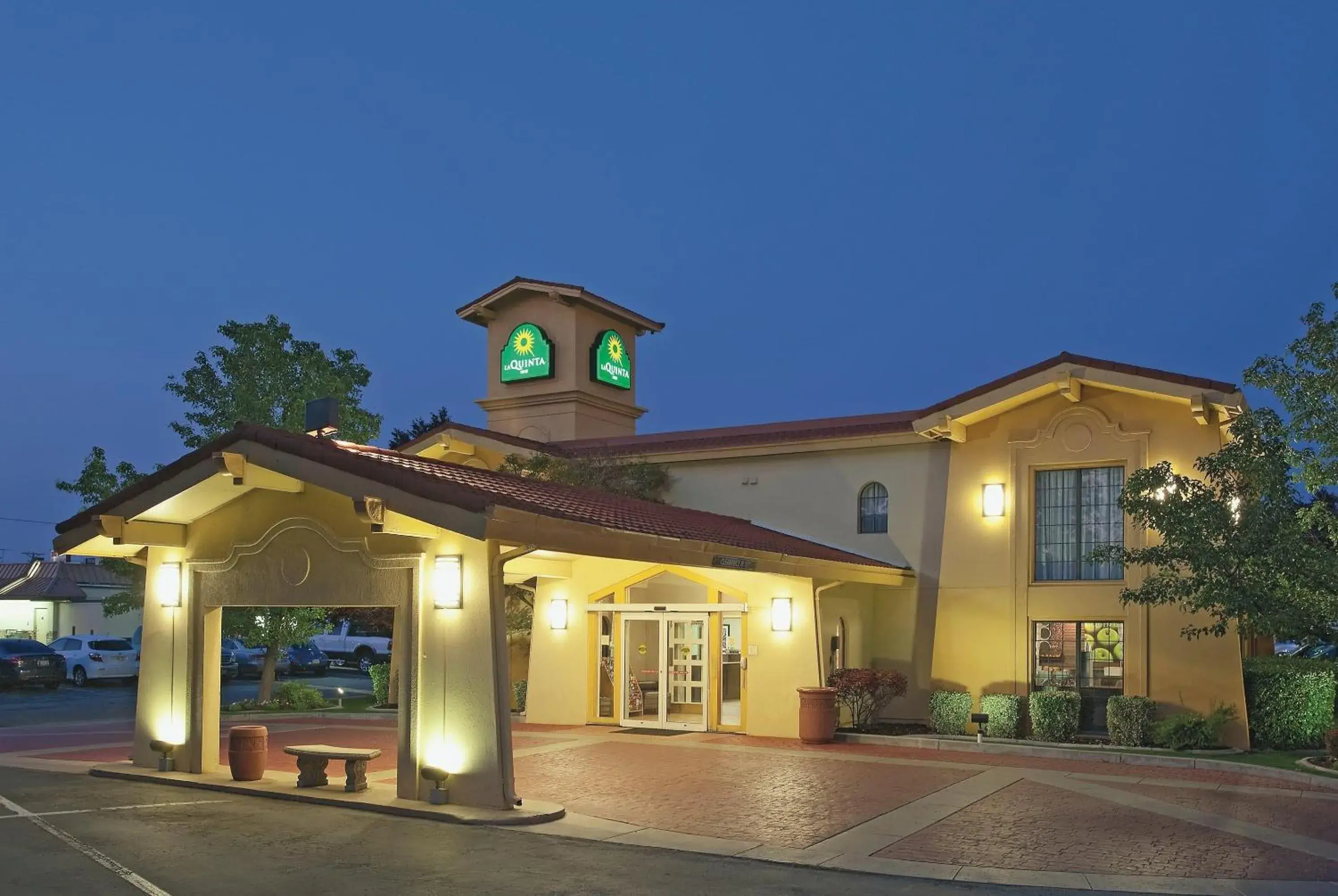 Property building in La Quinta Inn by Wyndham Salt Lake City Midvale Property building in La Quinta Inn by Wyndham Salt Lake City Midvale