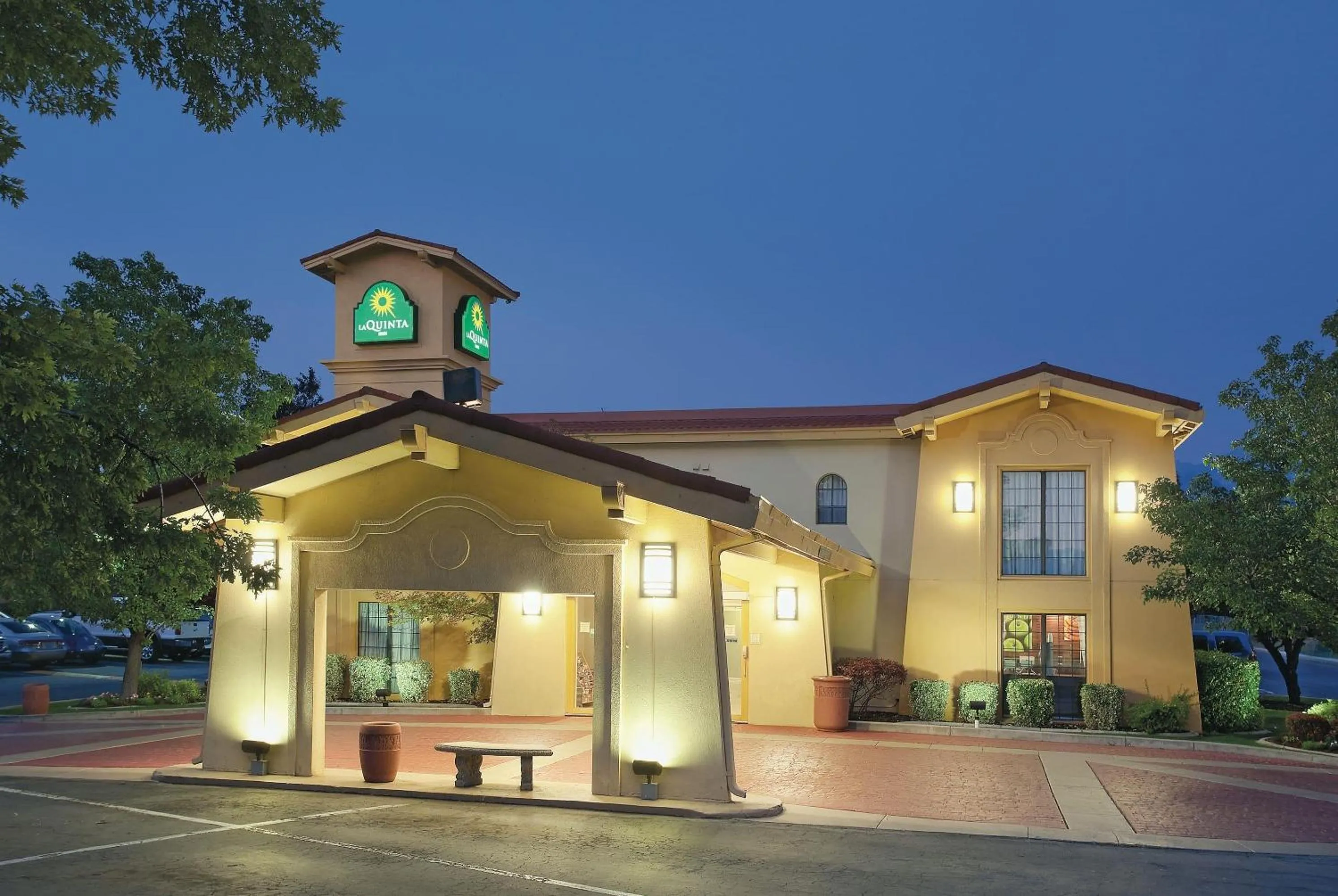 Property building in La Quinta Inn by Wyndham Salt Lake City Midvale