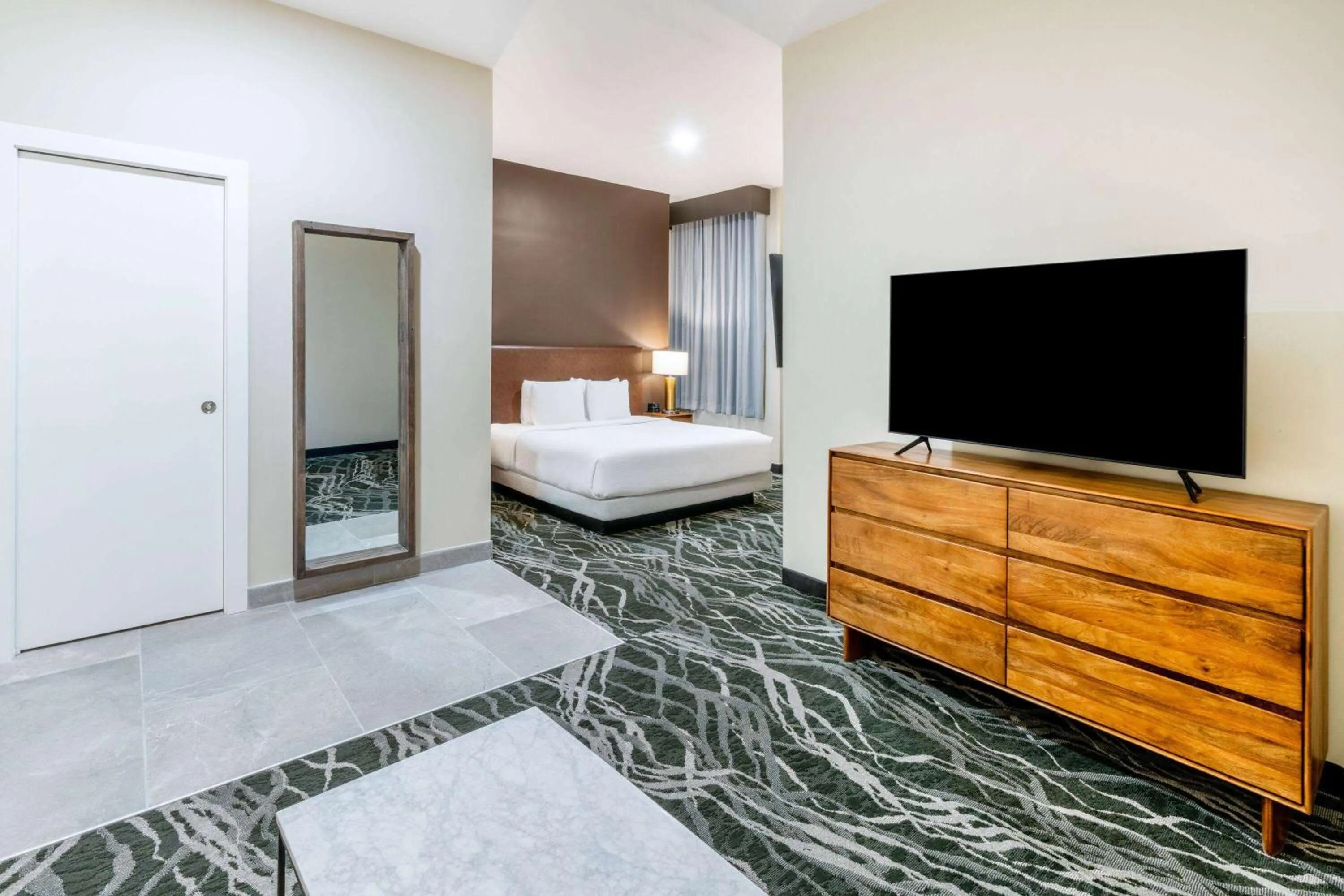 Photo of the whole room, Bed in La Quinta Inn by Wyndham Steamboat Springs